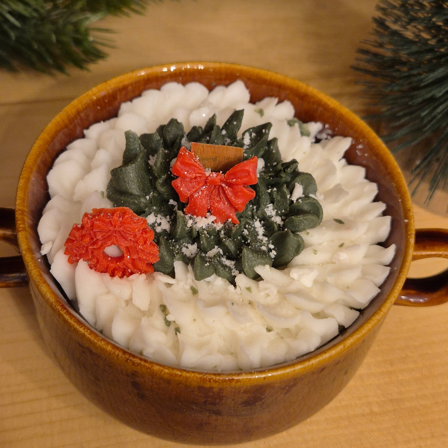 Handgemachte Sojawachskerze Weihnachtesgeschenk Sahne Dessert in Antiker Keramik Suppentasse GDR