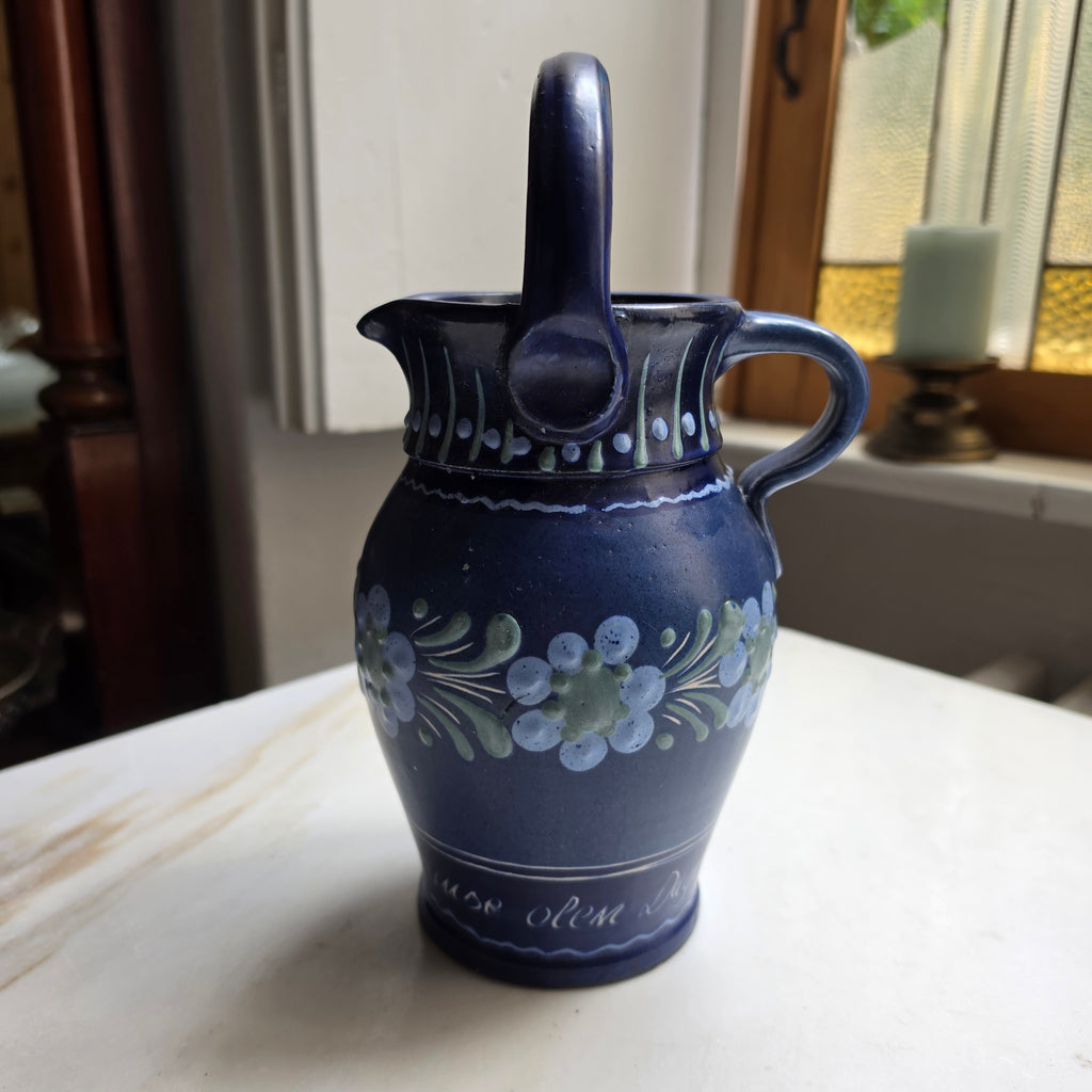 Antike wunderschöne blaue Vase mit Henkel Krug Handbemalt Blumen