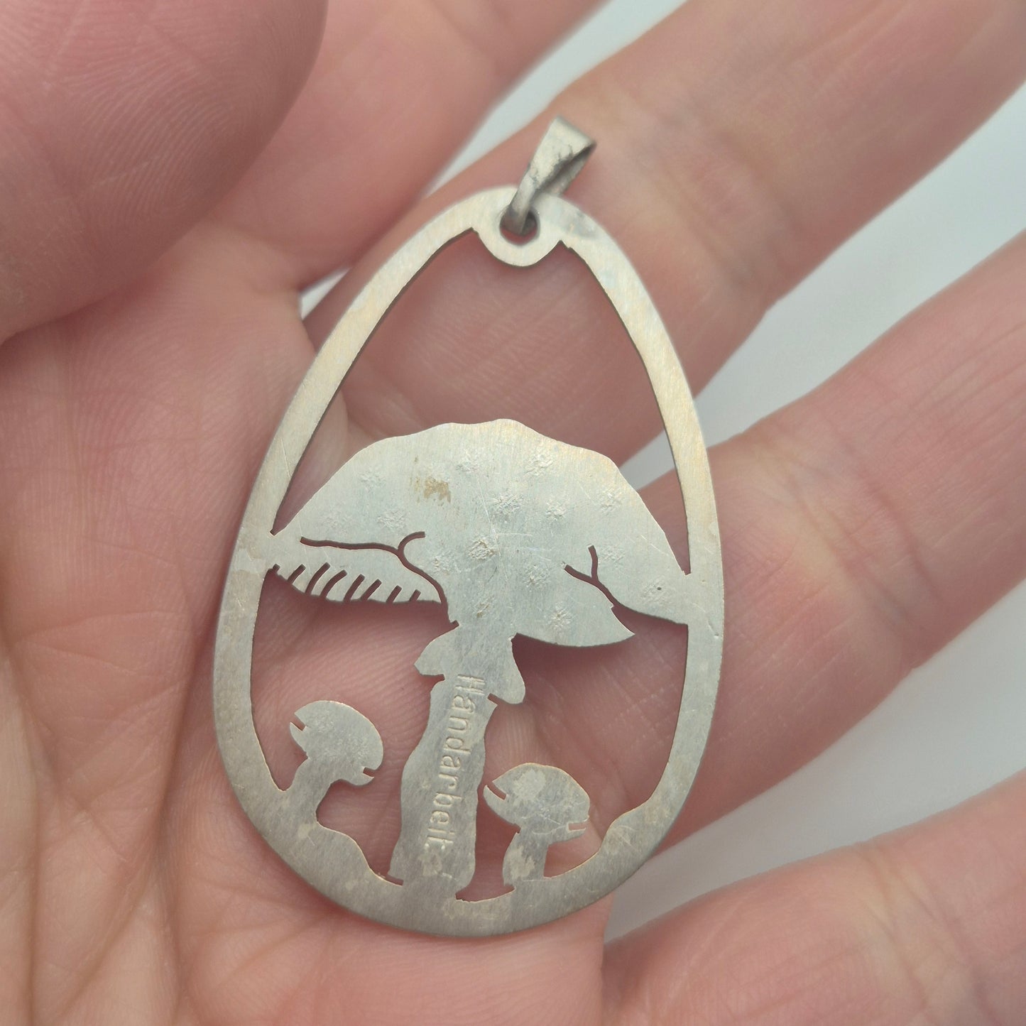 Handgemachter Vintage Pilz-Anhänger – Cut-Out Design🍄
