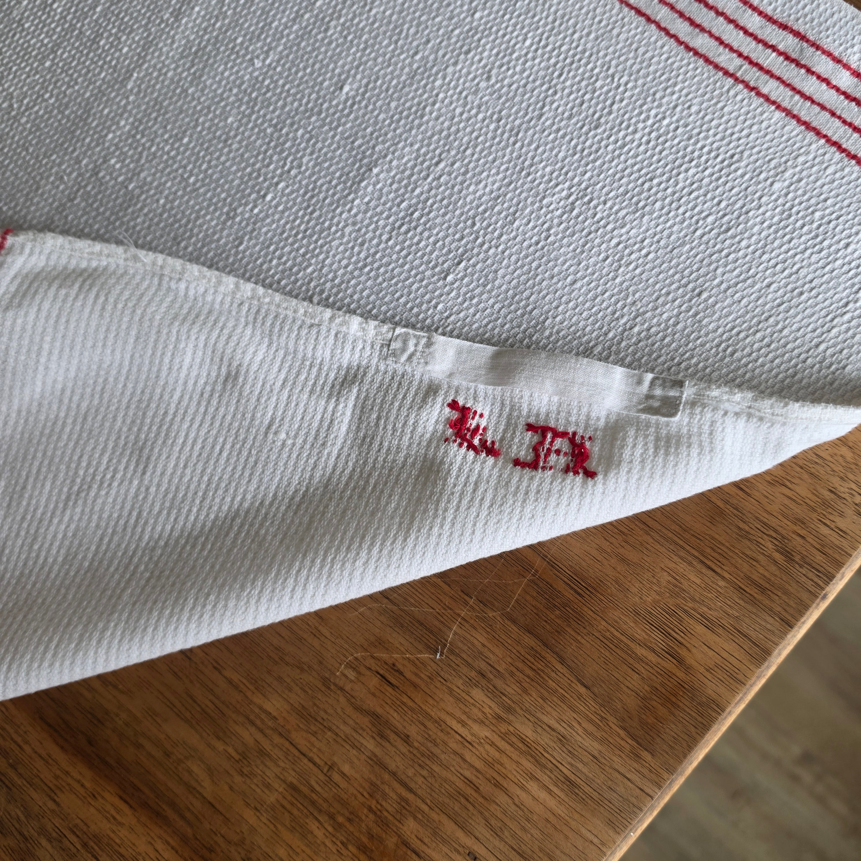 Vintage Tischläufer / Mangeltuch mit roter Einwebung & Monogramm "FH" - 47x117cm