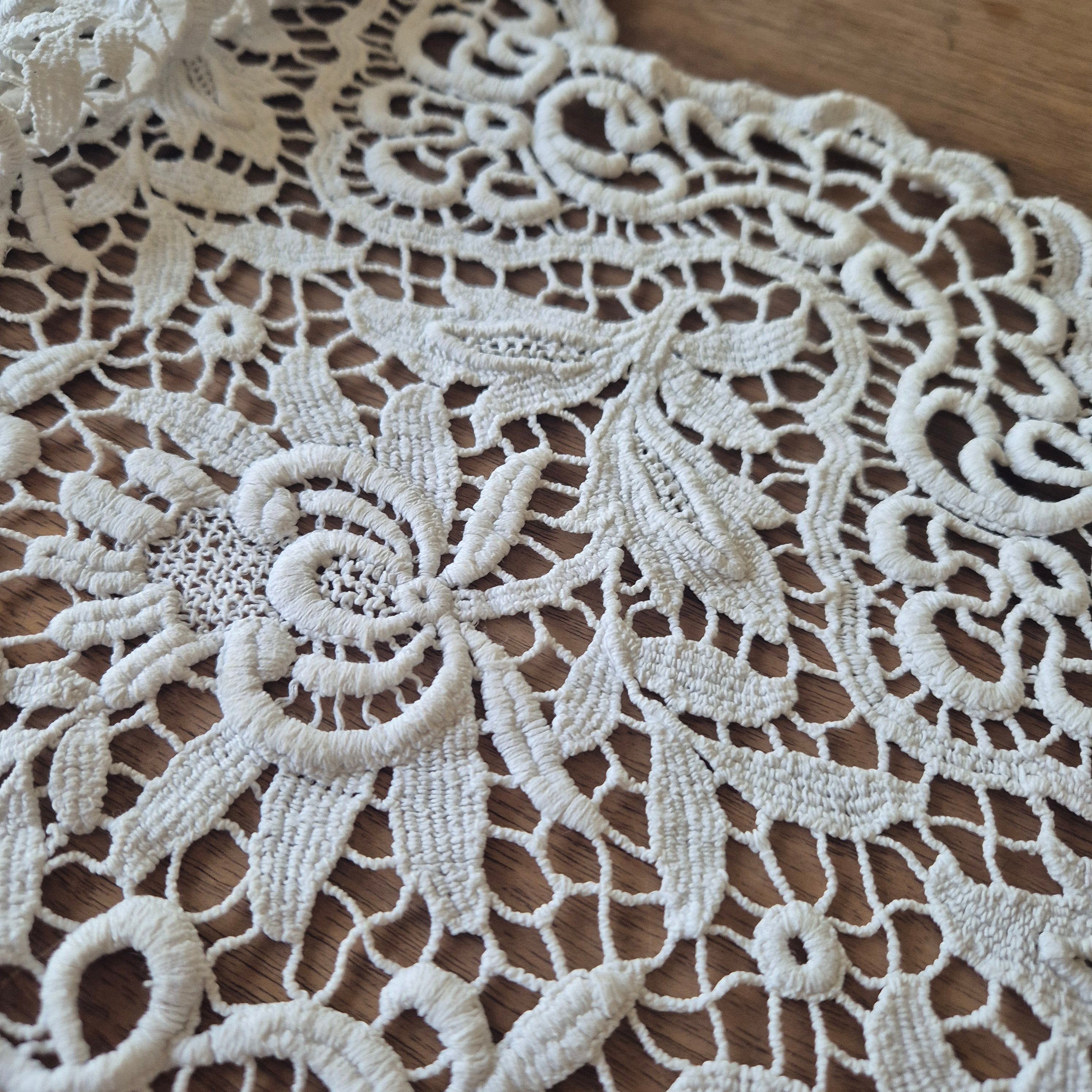 Antike handgemachte Spitze Borte geklöppelt gehäkelt 32x245cm für Handarbeiten