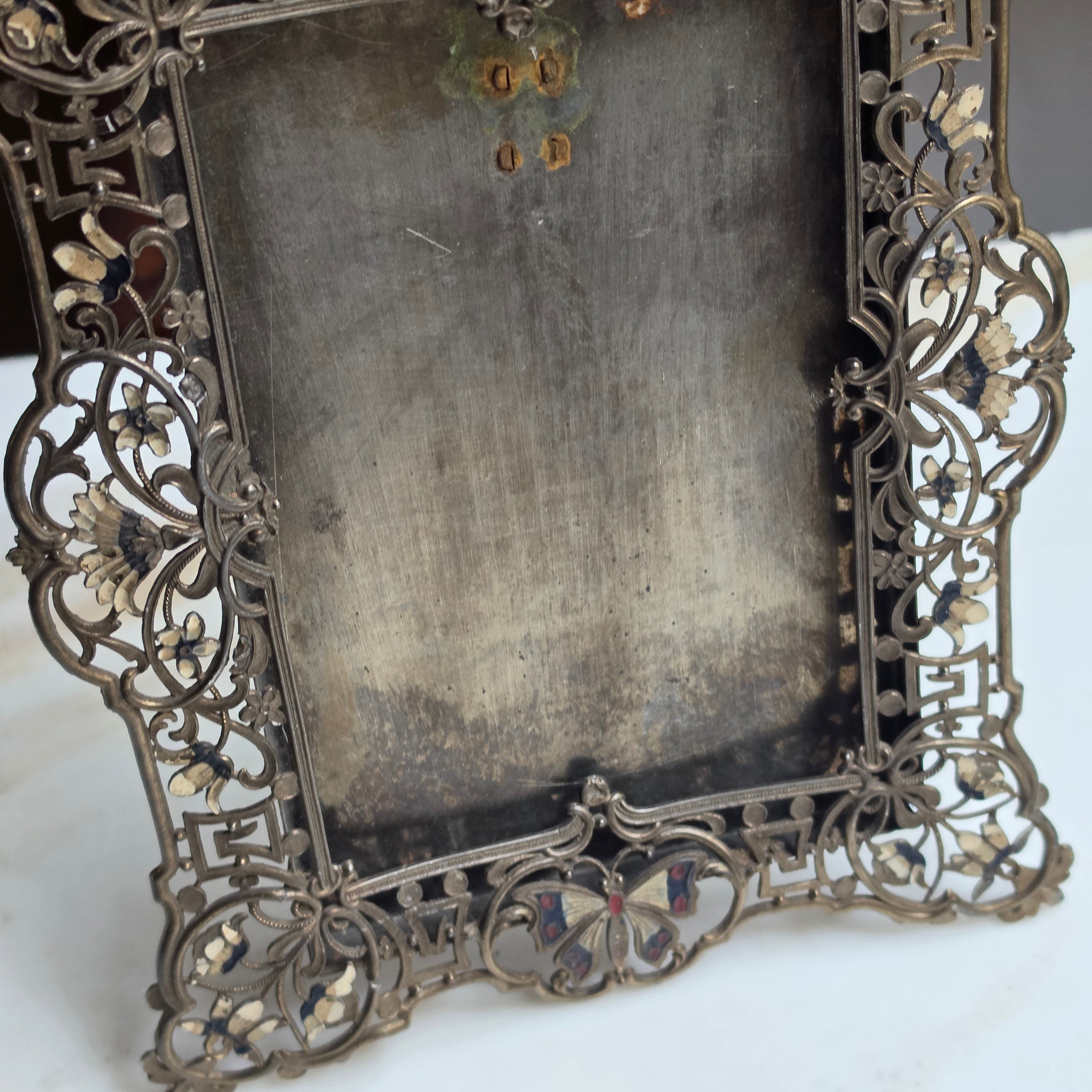 Antiker Bilderrahmen aus Metall mit Schmetterling- & Blüten-Emaille (Jugendstil / Art Nouveau)