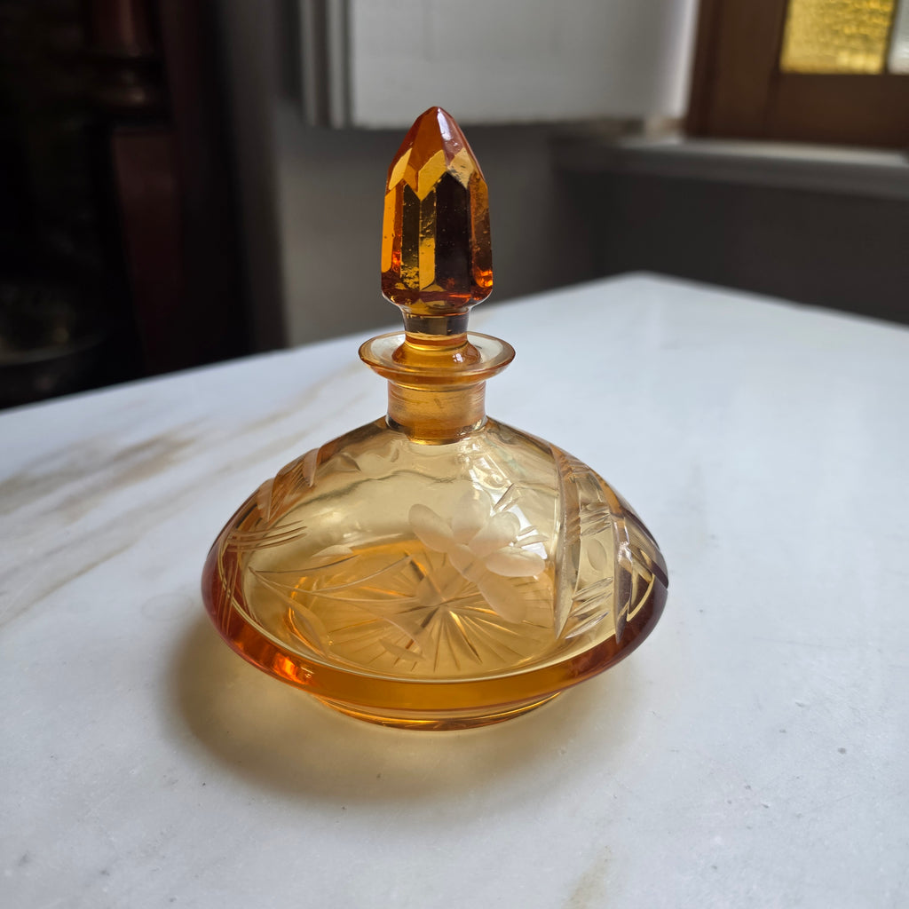 Vintage Parfumflakon aus Bernstein-Kristallglas – Handgeschliffen mit Stöpsel