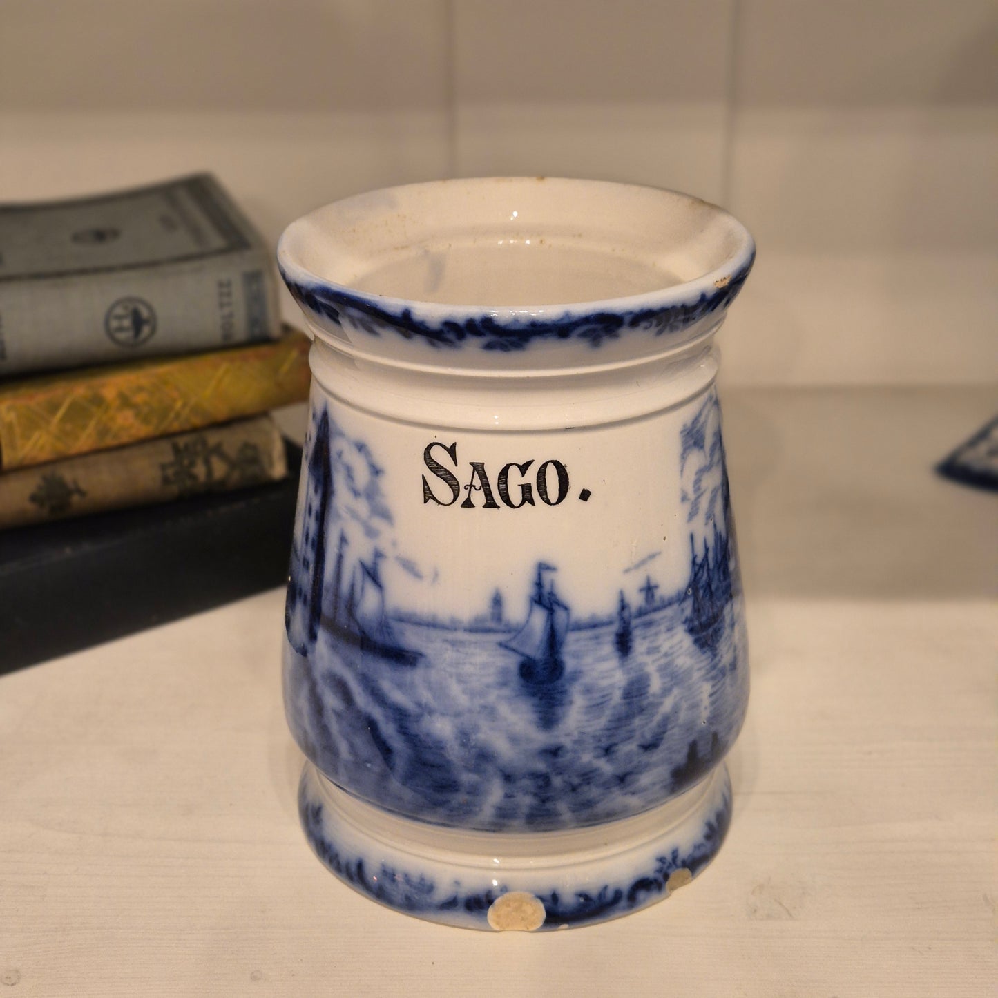 Antike H.H & Cie Delft Vorratsdose ohne Deckel blau weiß 120Jahre alt Kochlöffelhalter Aufschrift "Sago."