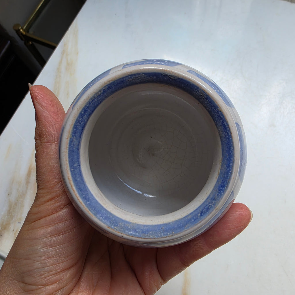 Vintage Keramik-Kugeltopf / Mini-Vase – Blau-Weißes florales Dekor