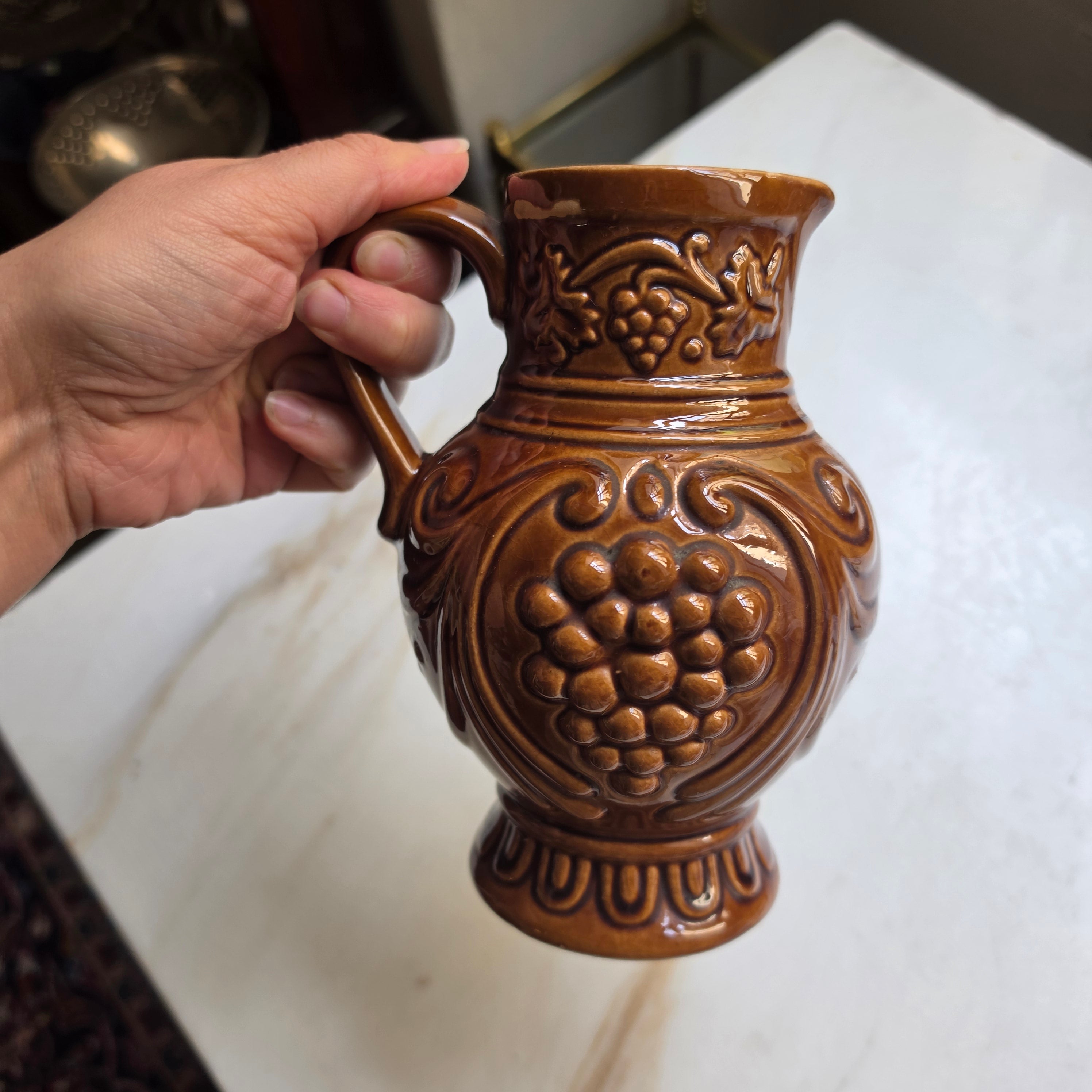 Vintage Keramik-Krug „Weintraube“ – West Germany Braunglasur – Rustikale Deko