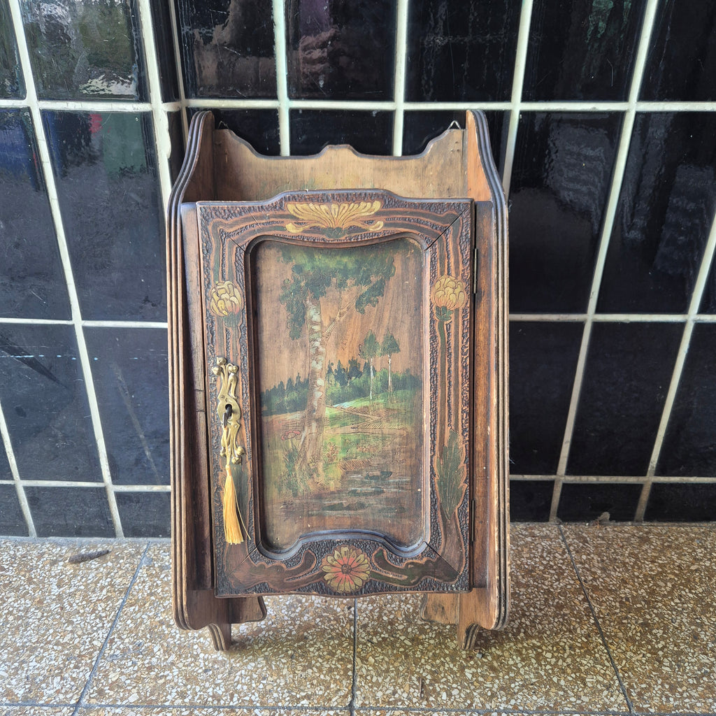 Antikes Jugendstil Hängeschränkchen - Apothekerschrank -  Nadelholz Handbemalt um 1880