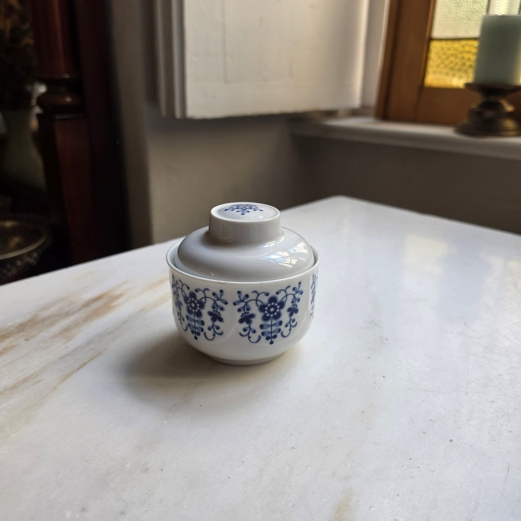 Vintage Henneberg Porzellan Zuckerdose blau weiß Blumendekor
