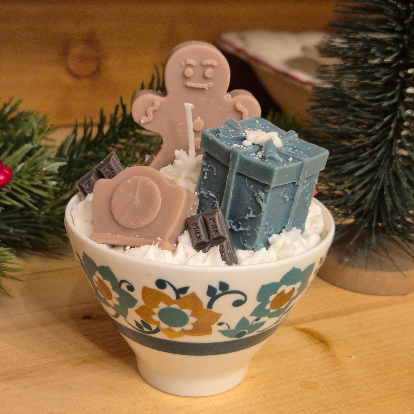 Handgemachte Sojawachskerze Weihnachtesgeschenk Sahne Lebkuchen Dessert in Antiker Porzellan Tasse Lettin DDR