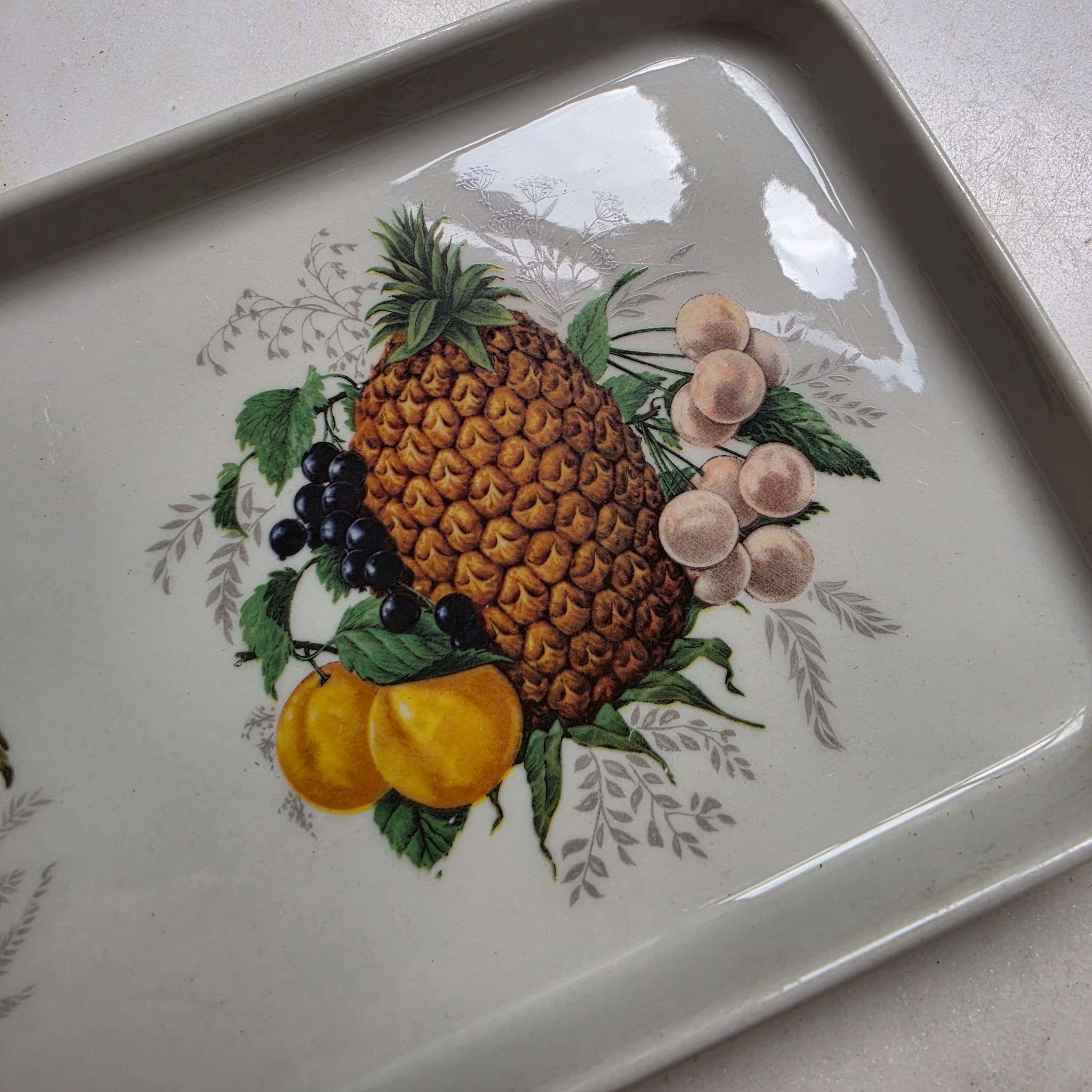 Vintage Serviertablett mit botanischem Früchte-Motiv – Keramik, rechteckig
