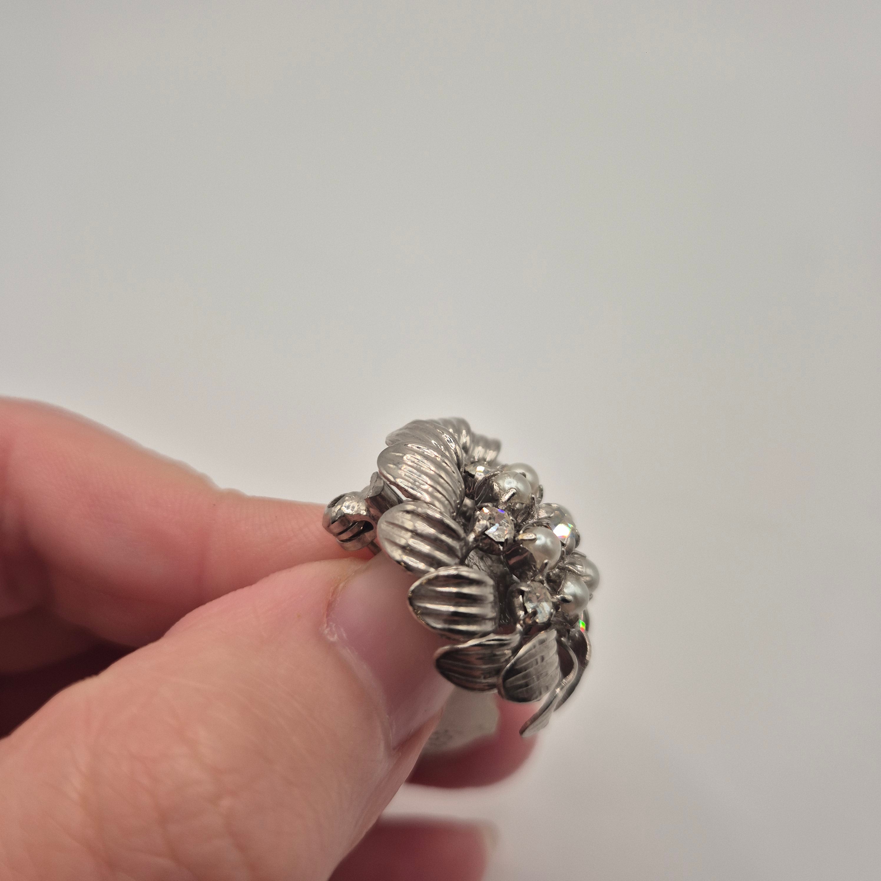 Feine 50er Jahre Brosche Blume Blüten Silber Strasssteine edel