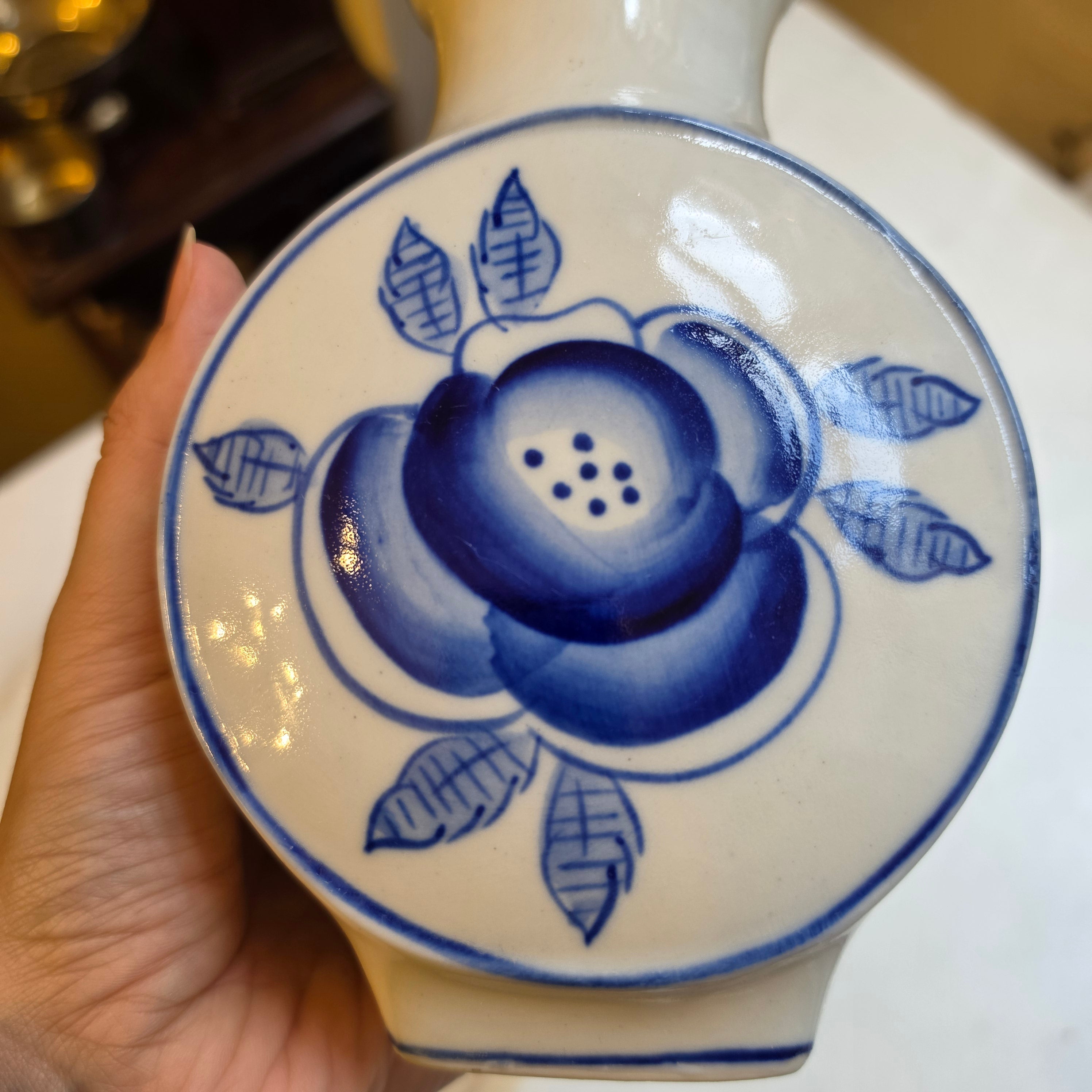 Vintage Gschel Keramik-Vase aus der UdSSR – Handbemaltes Blau-Weiß Porzellan mit Blumenmotiv