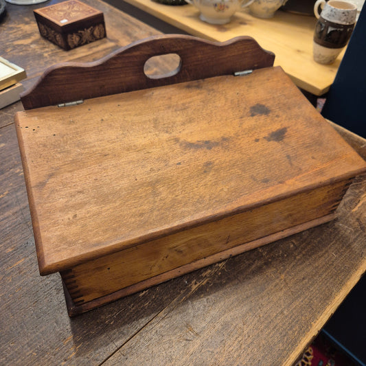 Antike kleine Holzkiste mit Deckel für Briefe, Krimskrams Schreibtischaufbewahrung