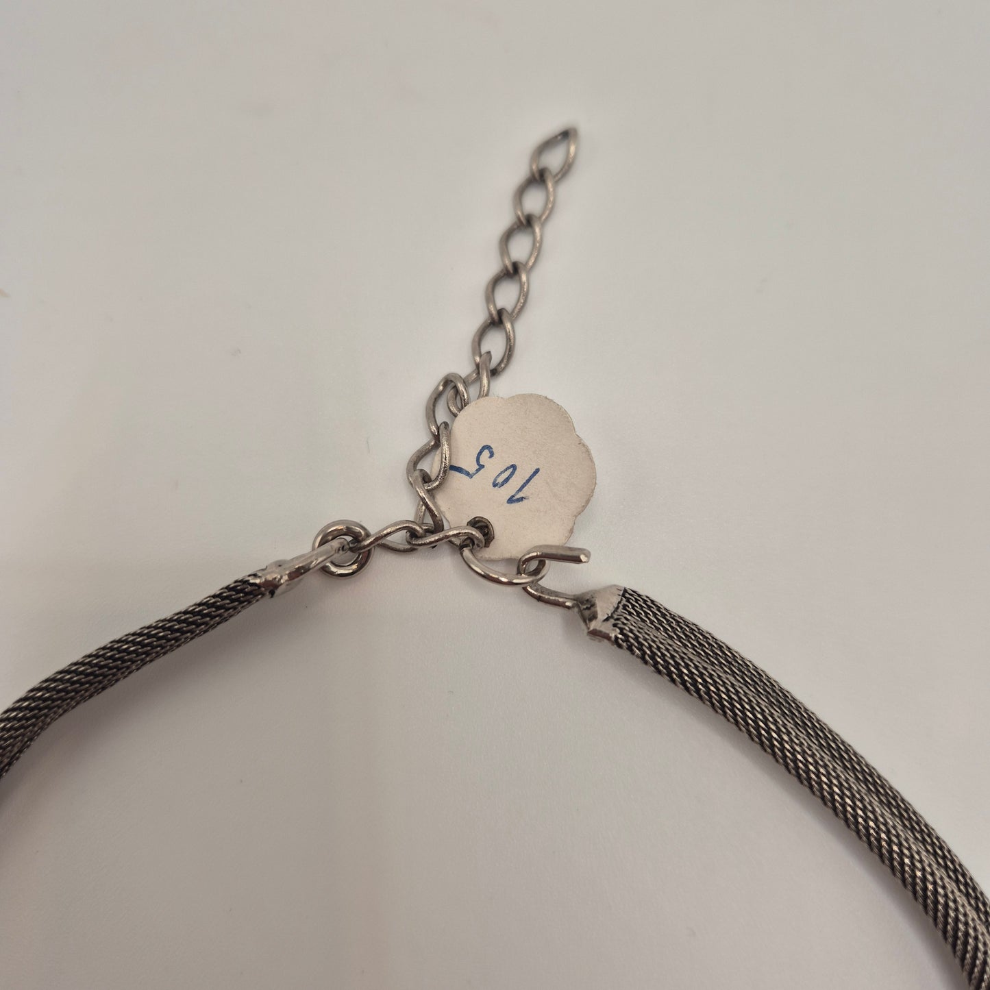 Vintage 80er Jahre Mesh Chocker Silberfarbend mit Lila Stein Cabochon Stil