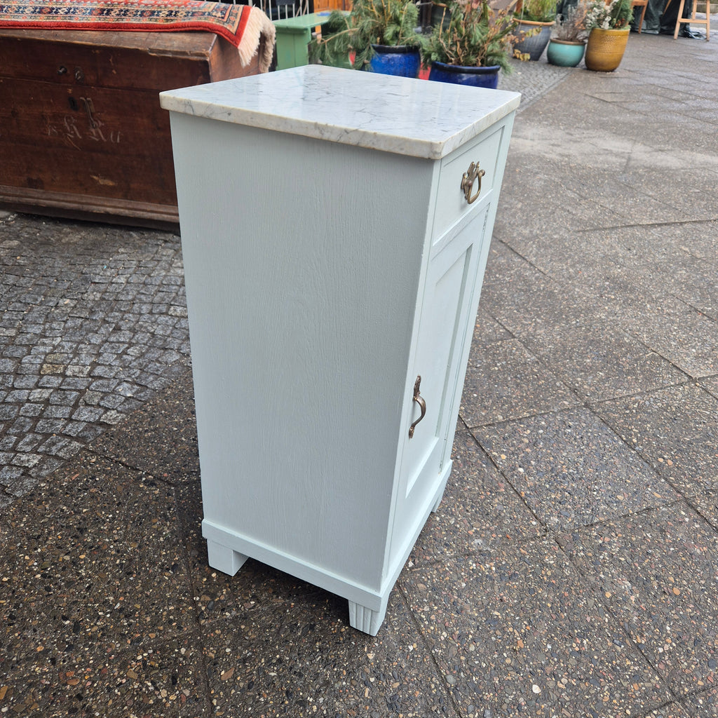 Antikes himmelbaues Jugendstil Nachtschränckchen mit Marmorplatte