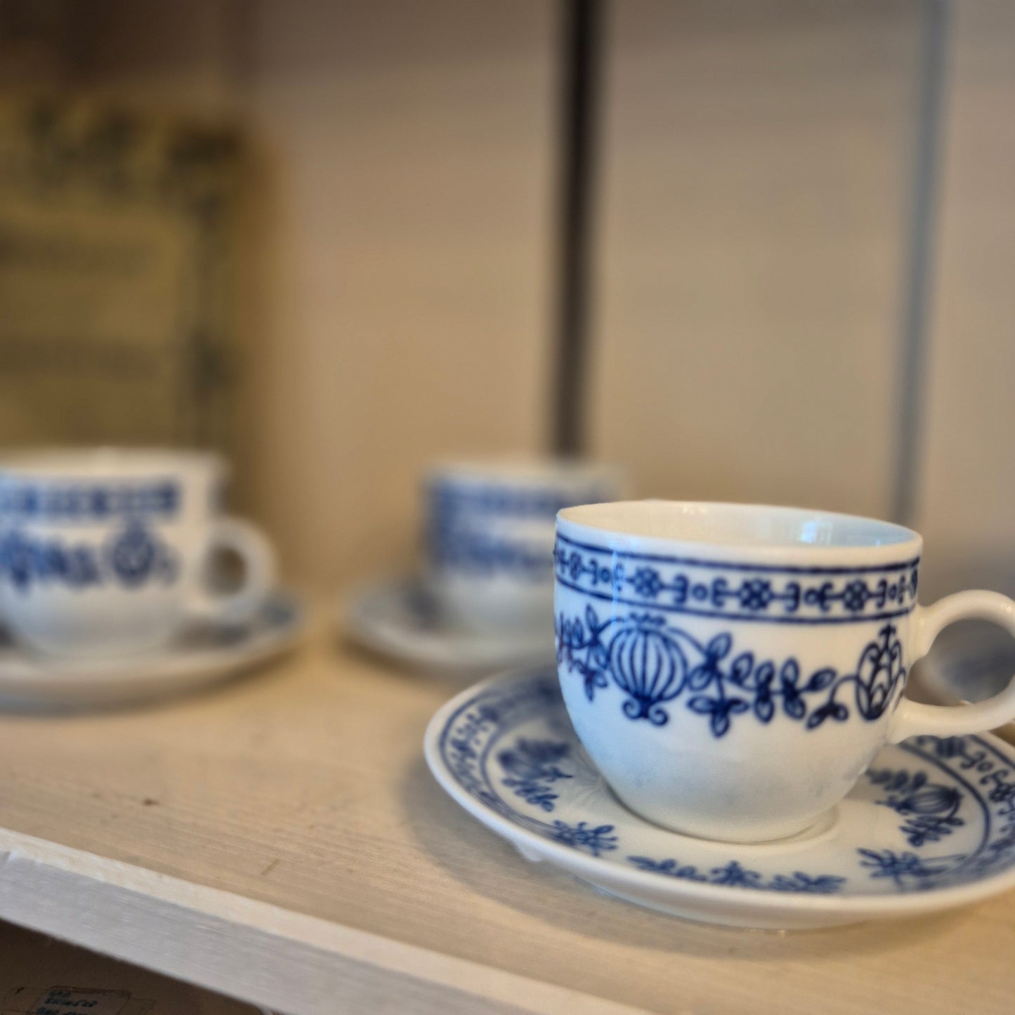 6x Kahla GDR Zwiebelmuster Kobaltunterglasur Mokkatassen mit Untertassen Vintage blau weiß