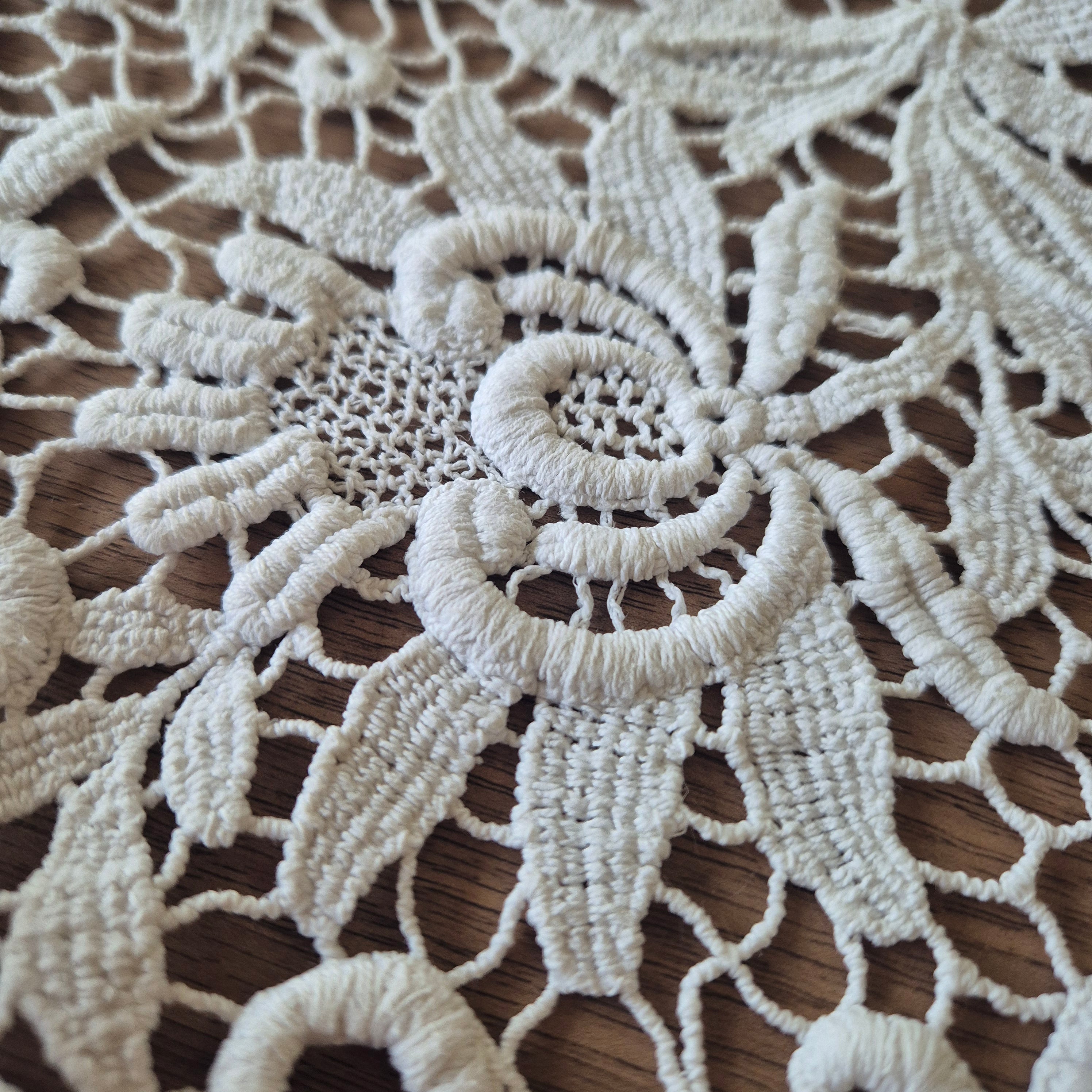 Antike handgemachte Spitze Borte geklöppelt gehäkelt 32x245cm für Handarbeiten