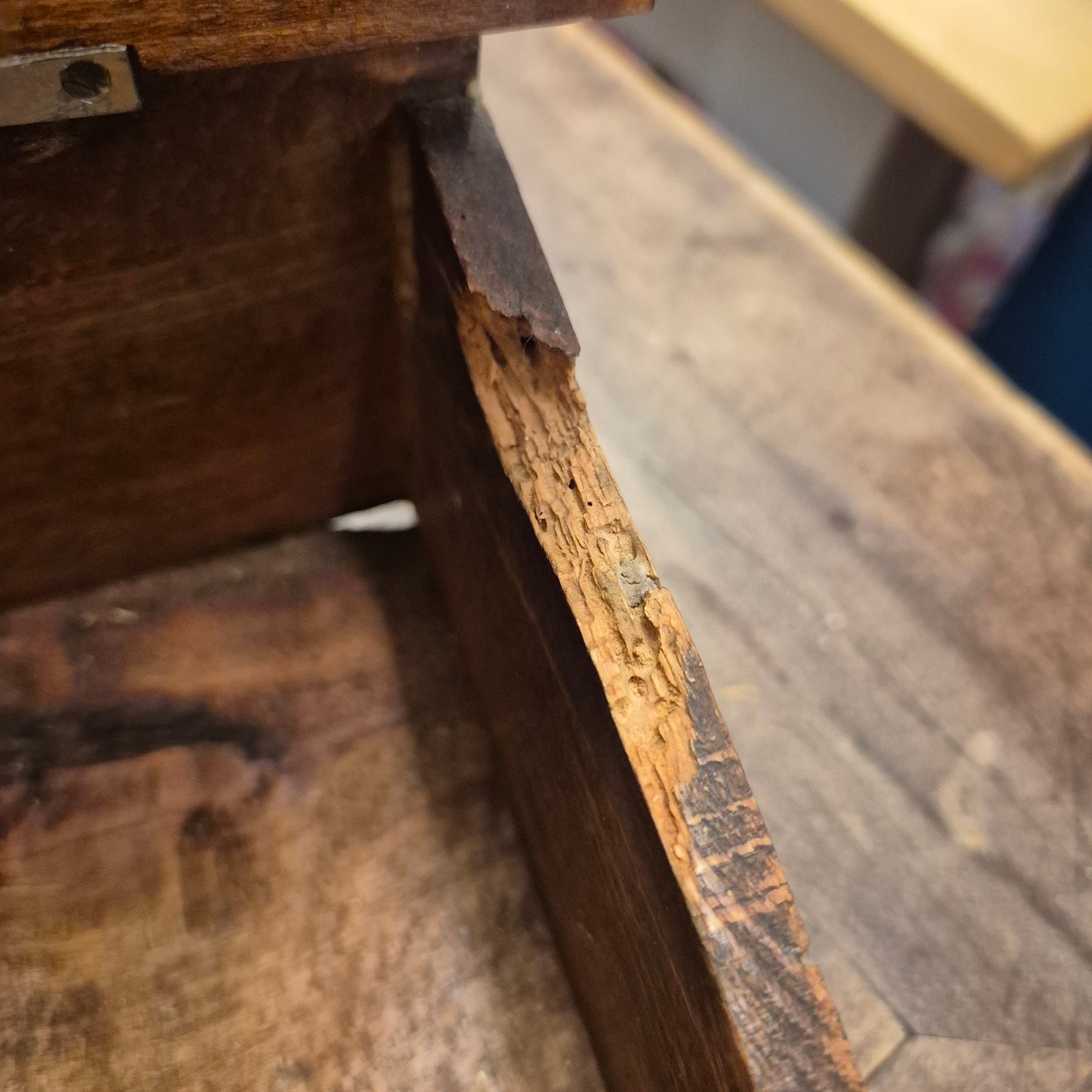 Antike kleine Holzkiste mit Deckel für Briefe, Krimskrams Schreibtischaufbewahrung