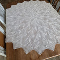 Vintage Häkeldecke Handarbeit - Filigrane Kunsthäkel-Tischdecke Beige/Natur 111cm rund