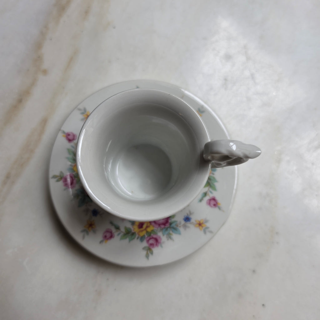 Vintage Kahla Mokkatasse mit Untertasse – Romantisches Blumenmuster & Zierhenkel