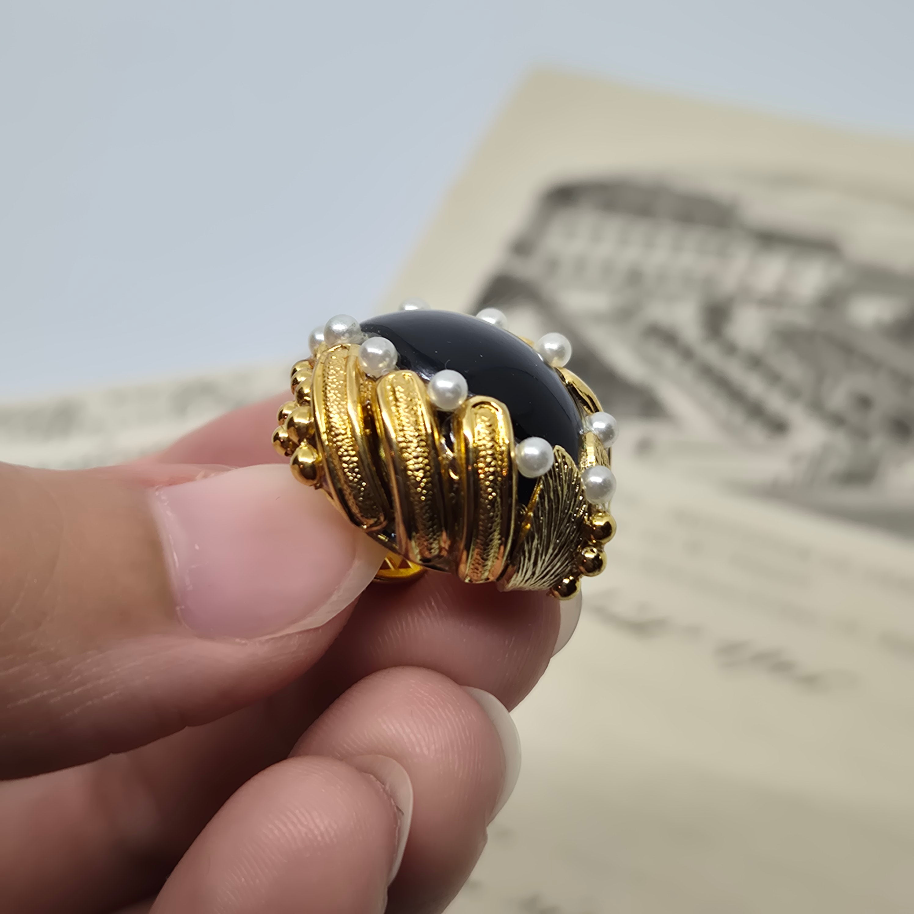 50er Jahre Vintage Art Deco schwarz gold anstecker Nummer 41
