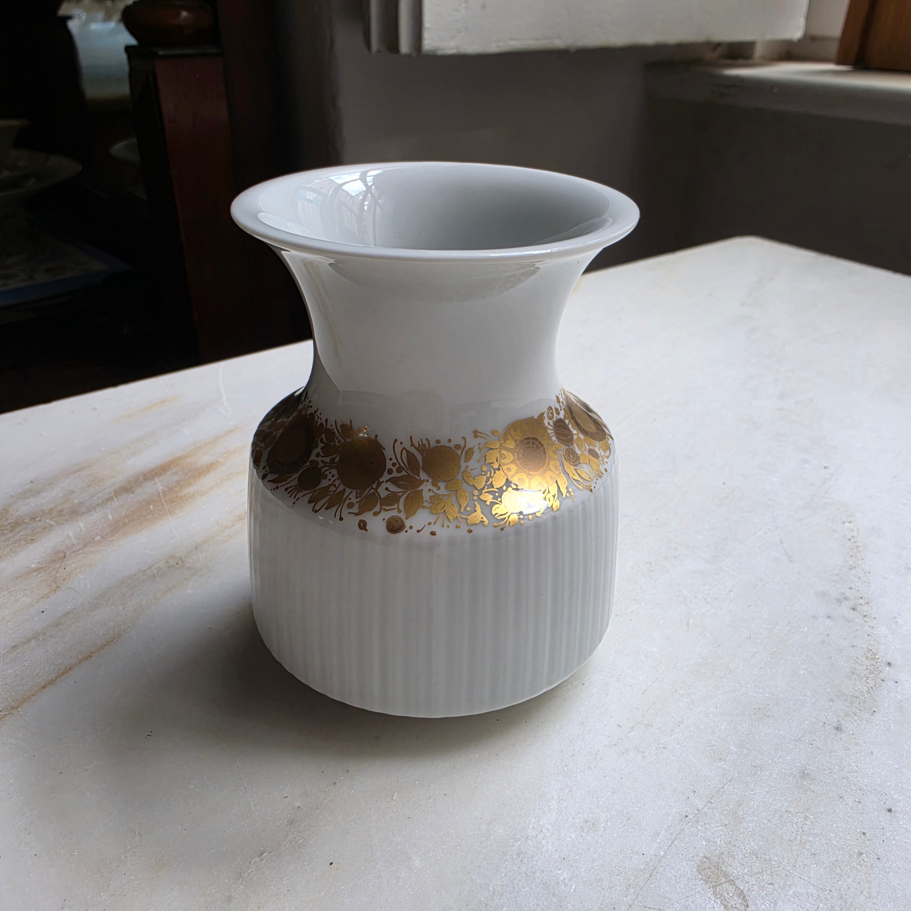 Rosenthal studio-linie: Vintage Porzellan-Vase mit Golddekor (70er Jahre)