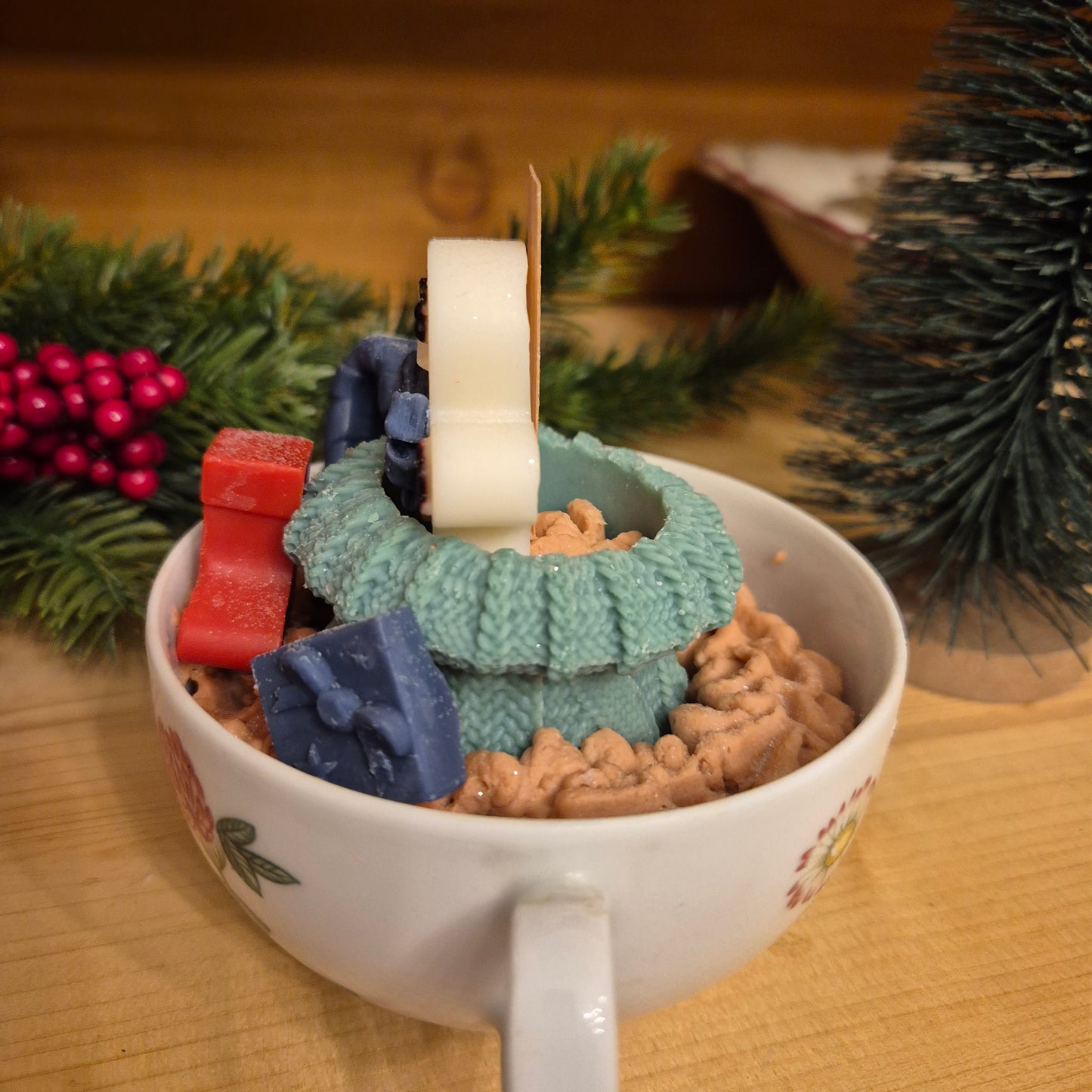 Handgemachte Sojawachskerze Weihnachtesgeschenk Sahne Lebkuchen Dessert in Antiker Porzellan Suppentasse Arzberg