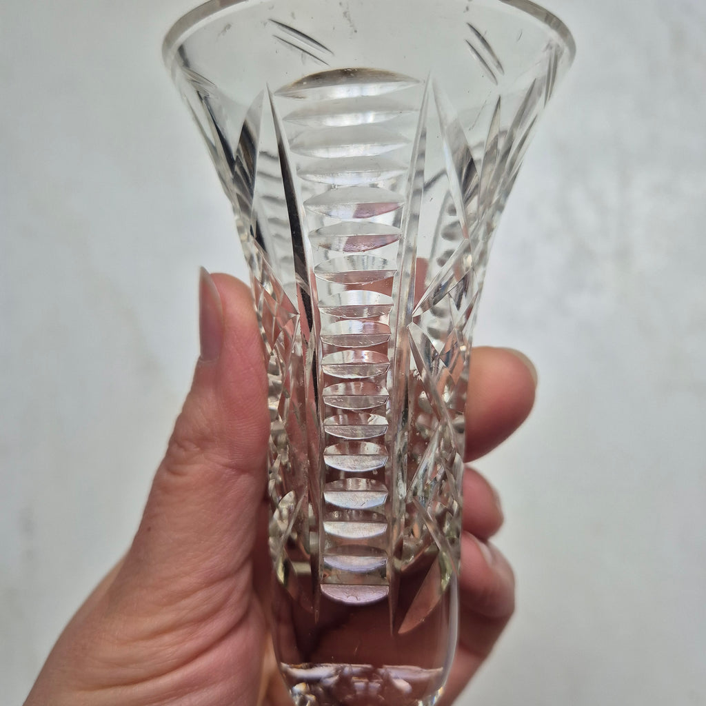 Vintage kleine Kristallvase auf Fuß