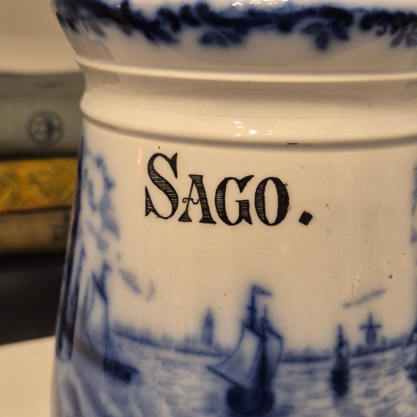 Antike H.H & Cie Delft Vorratsdose ohne Deckel blau weiß 120Jahre alt Kochlöffelhalter Aufschrift "Sago."