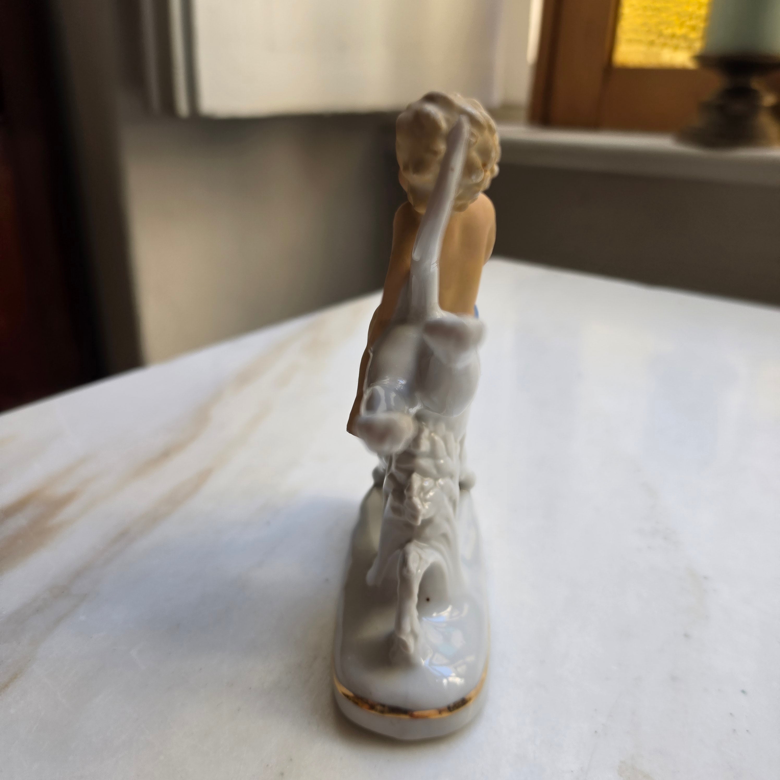 Antike handbemalte Putto auf Raubtier Panther Figur Porzellan