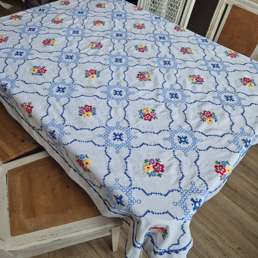 Antike Vintage Tischdecke blau weiß 125x160cm bestickt mit Rosen