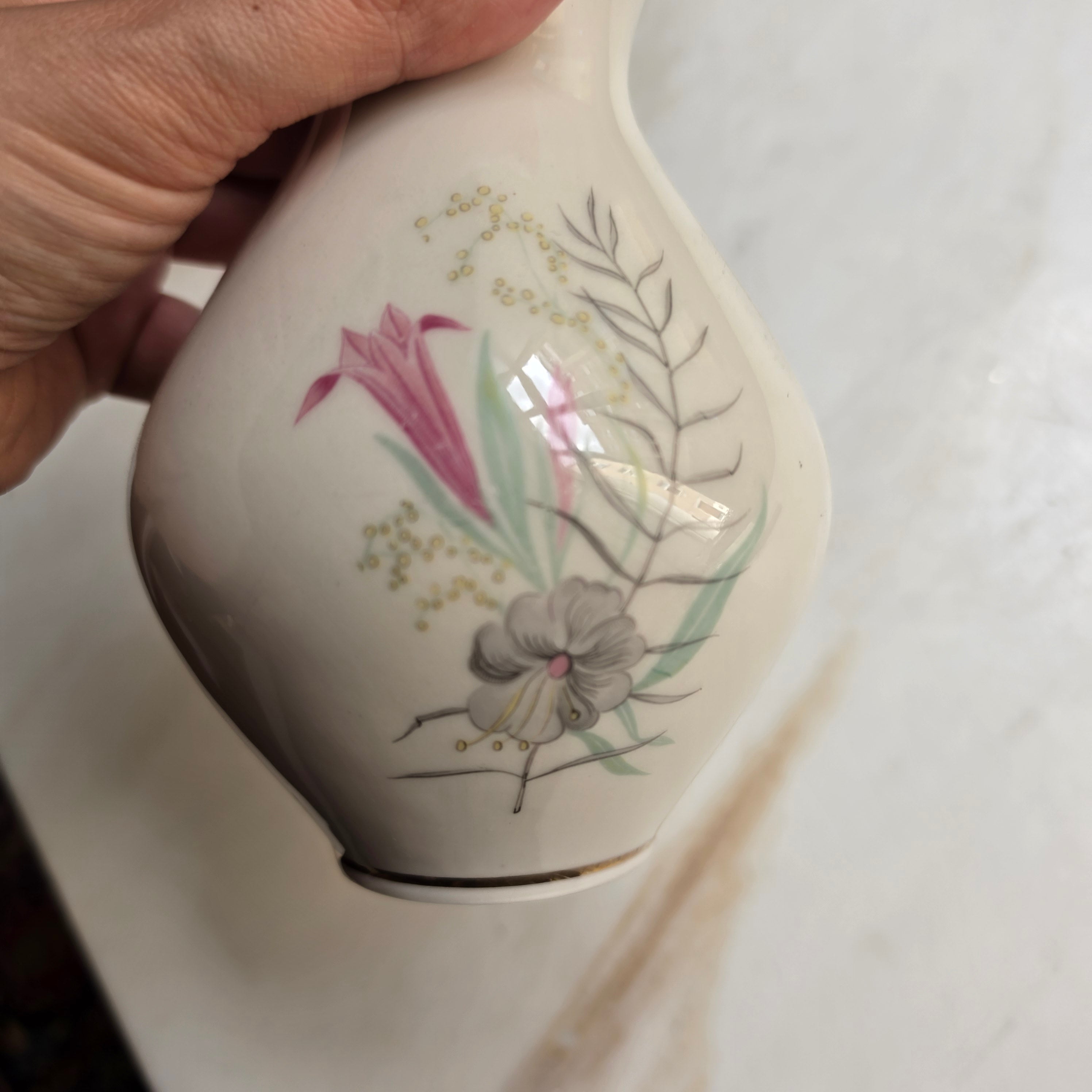 Kleine Vintage Porzellanvase - elfenbeinfarbe - Royal Porzellan Bavaria - mit Blumenmalerei