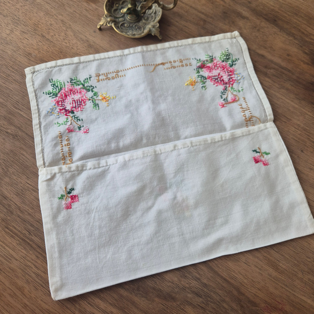 Antikes besticktes Stofftäschchen Taschentuch Aufbewahrung 26x13cm Tasche Rosenmotiv Kreuzstich 🤍