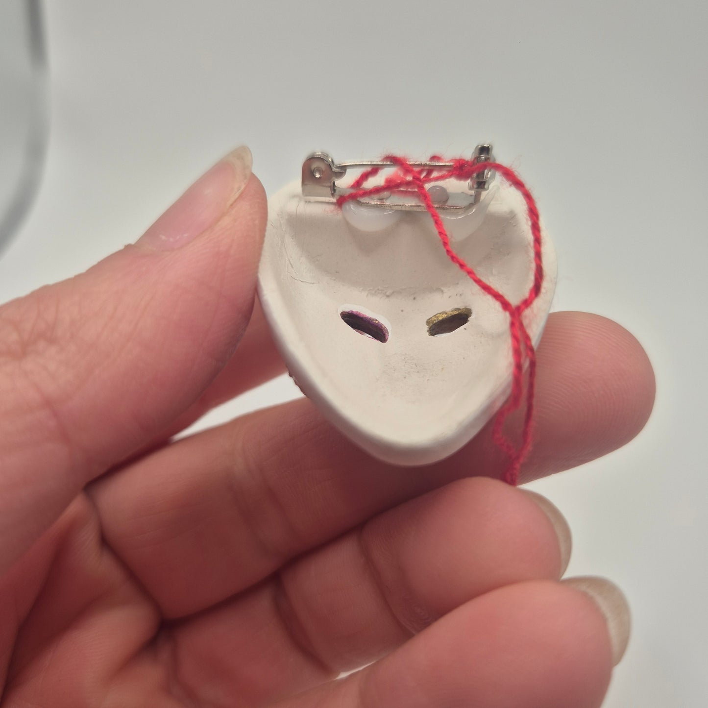 Wunderschöne venezianische Masken-Brosche | Handgemacht | Keramik Unikat