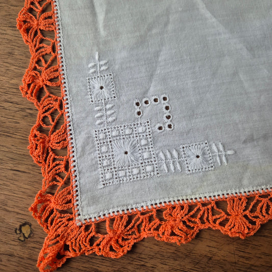 Vintage Stofftaschentuch bestickt Baumwolle gehäkelt/geklöppelt orange  28x28cm