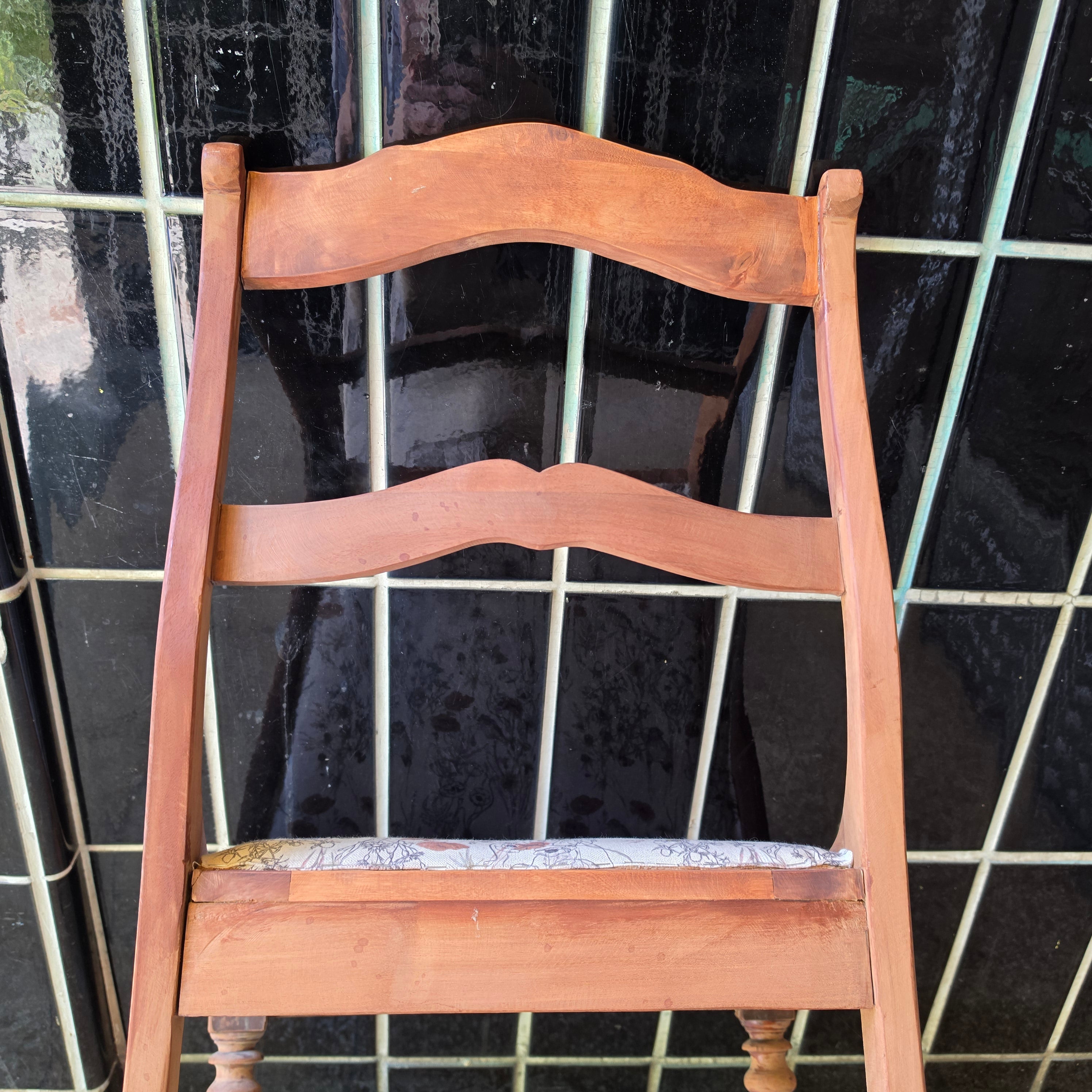 Antiker Biedermeier Stuhl - gepolstert - Nussbaumholz