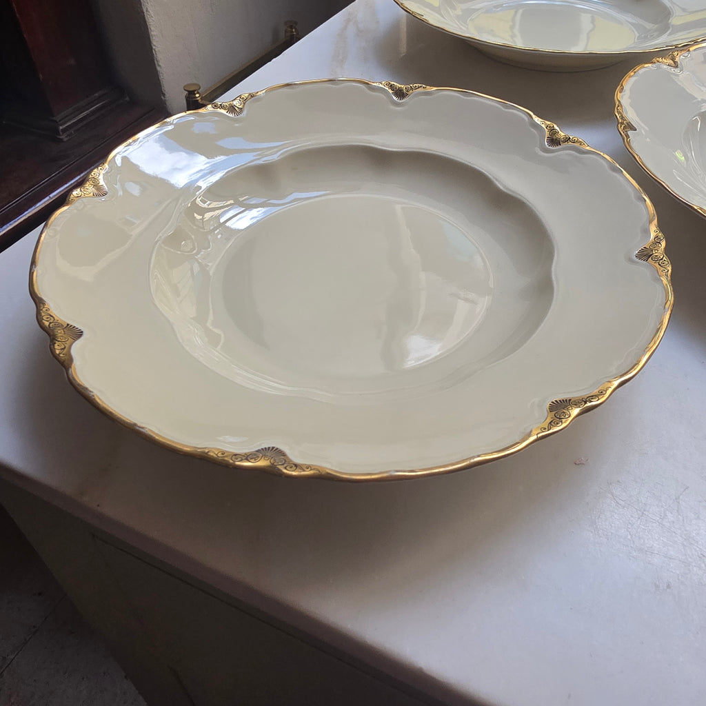 Antike Schönwald Porzellan-Essteller mit Goldrand & Muschelrelief (5er-Set) – Elfenbein/Creme