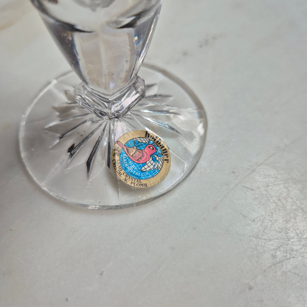 Vintage Bleikristall Hofbauer kleine Vase mit Vogelmotiv Weinrot
