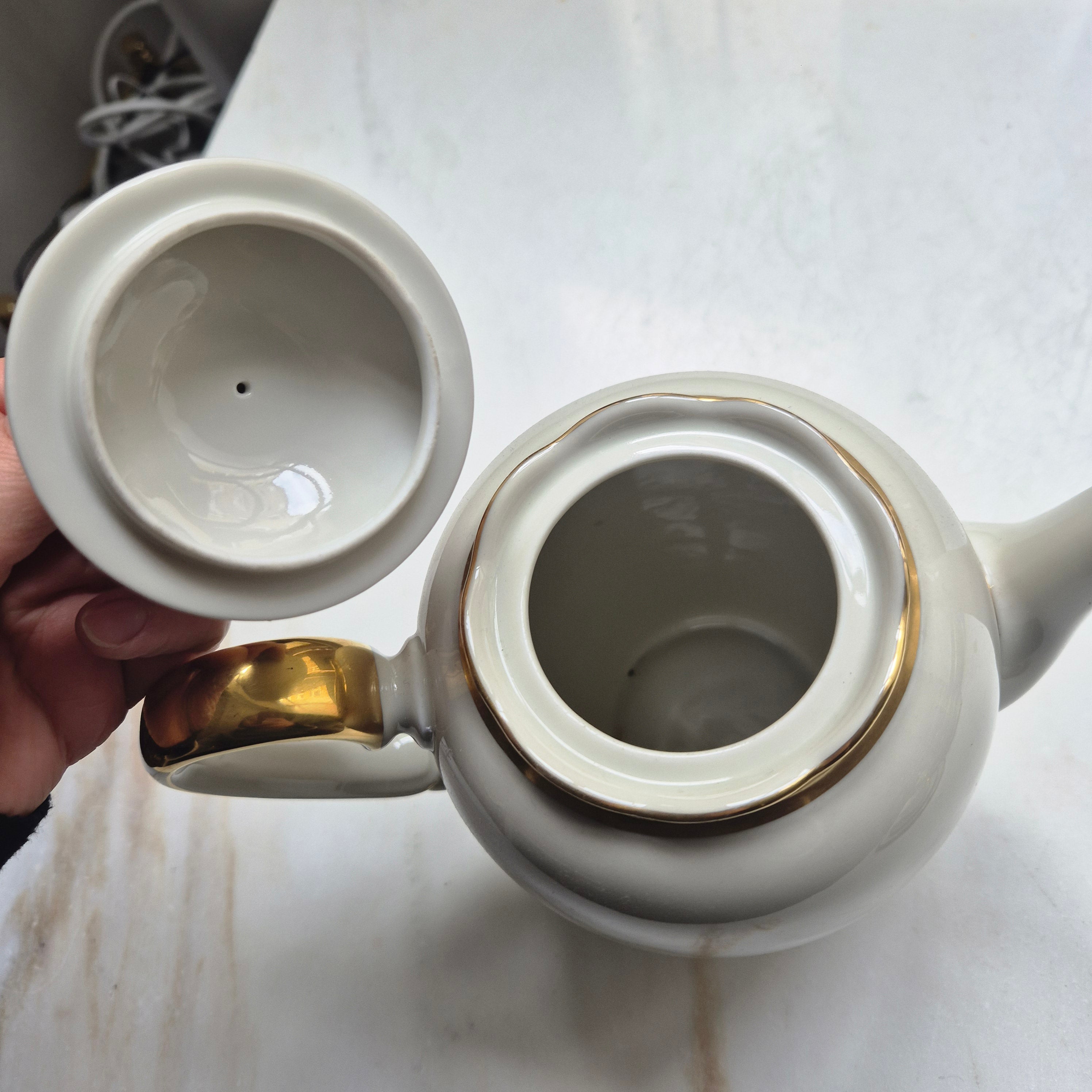 Antikes KPM Krister Kaffeeserviece elfenbeinton mit Goldrand