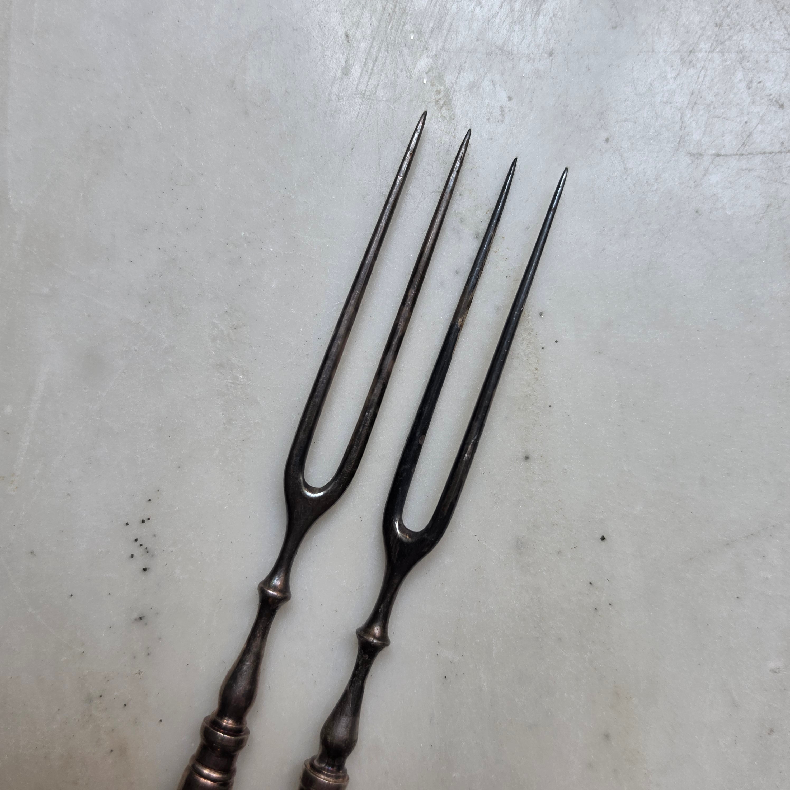 2x antike versilberte Beilagengabeln Bernsdorf