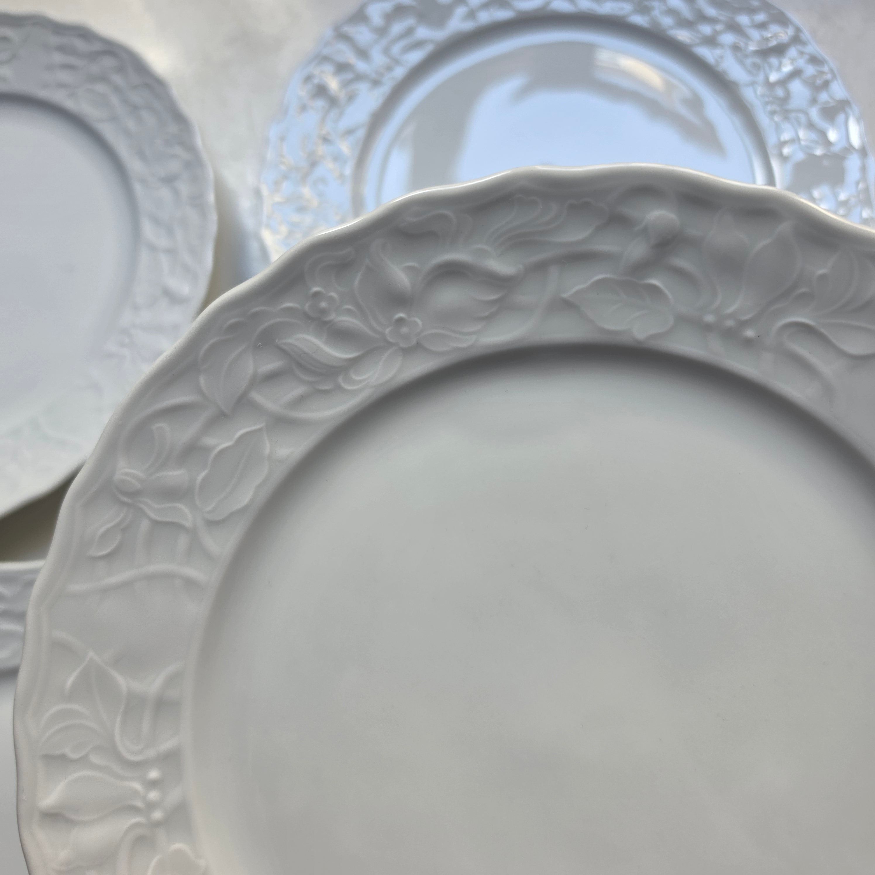 Vintage Mitterteich Bavaria Teller 6er Set - Weißes Porzellan mit Floralem Relief