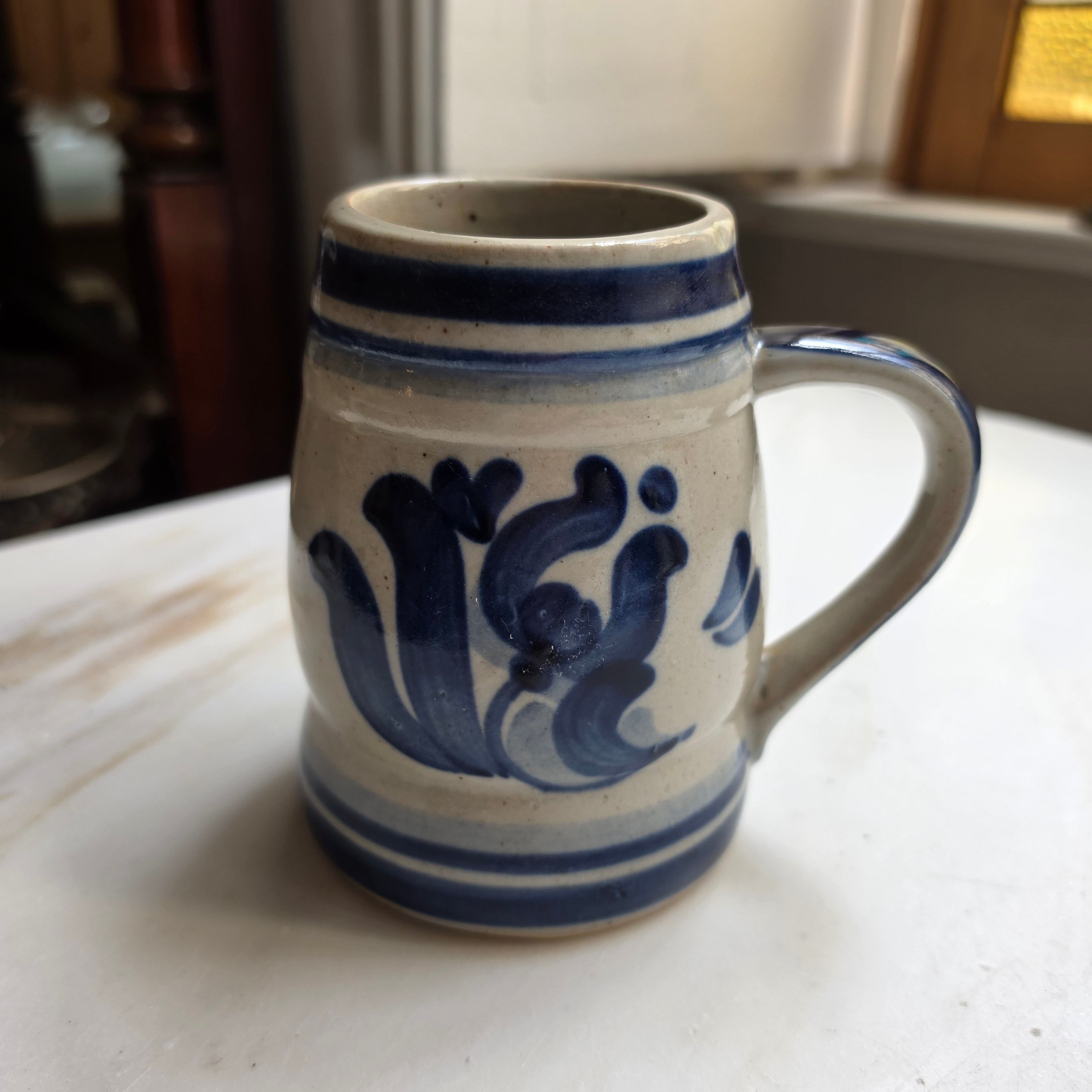 Vintage Westerwälder Steingut-Krug – Handgemaltes Salzglasur-Dekor