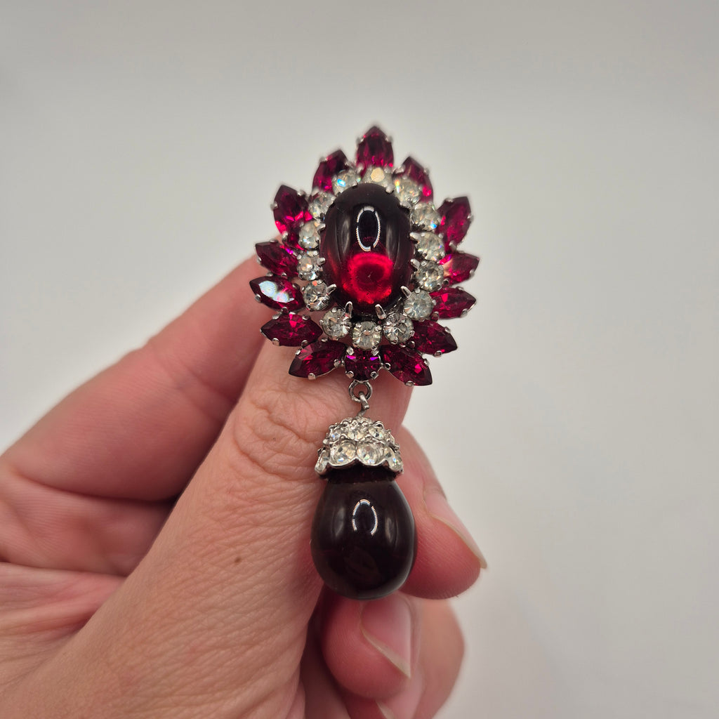 Weinrote Brosche aus den 90ern Modeschmuck "Träne"