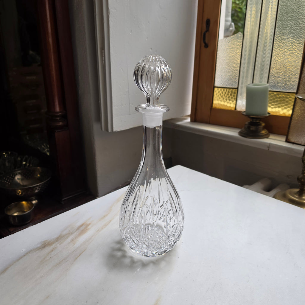 Edle Kristall-Karaffe mit Schliff & Kugelstopfen – Elegante Dekantierflasche für Whiskey, Likör & Wein