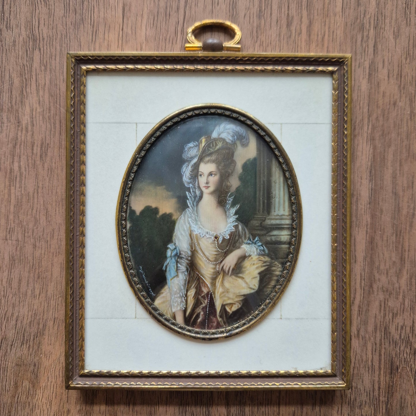 Antike viktorianische Miniaturmalerei / Lupenmalerei Porträt auf Bein / Porzellan Messing gerahmt