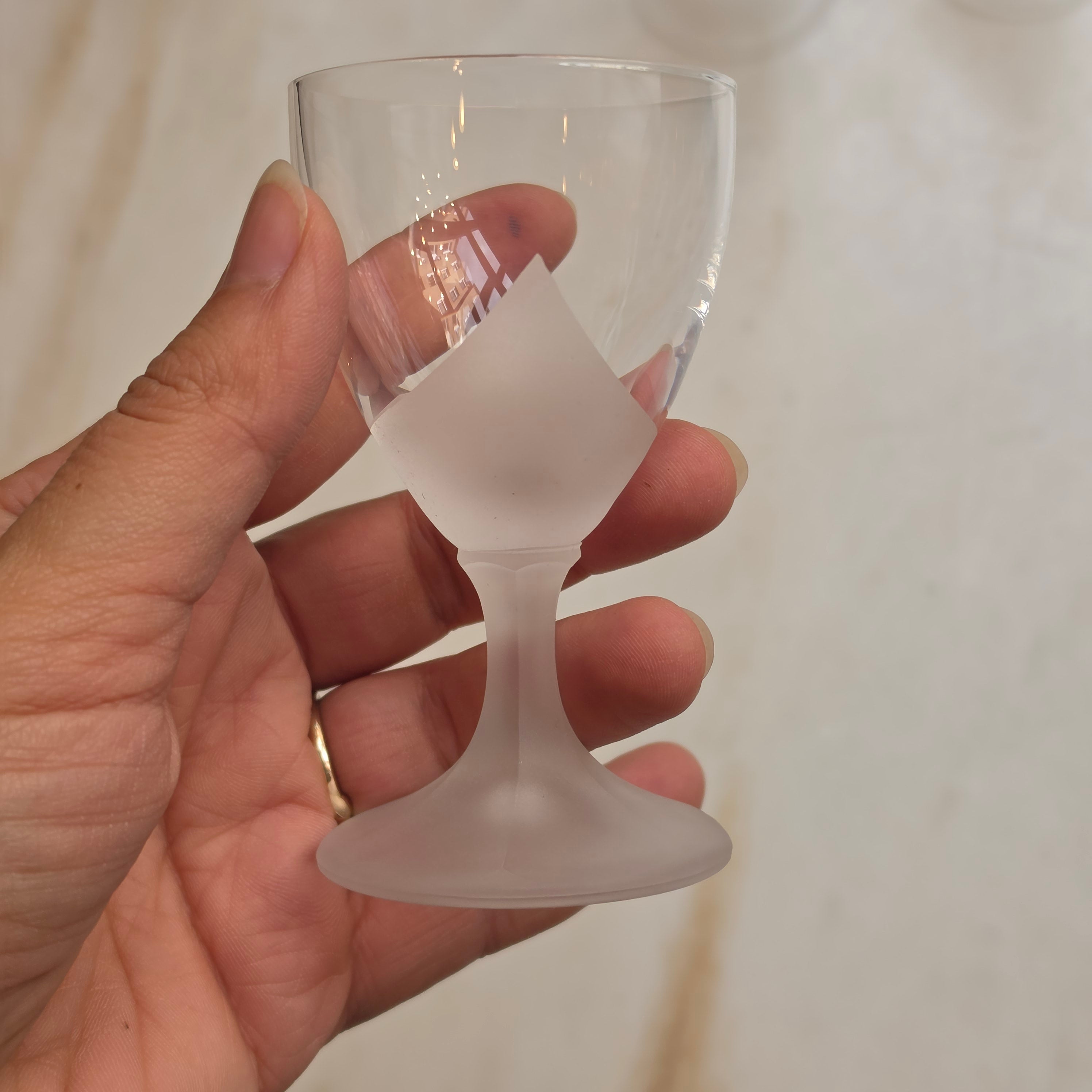 6x elegante, kleine satinierte Likörgläser - Schnapsgläser