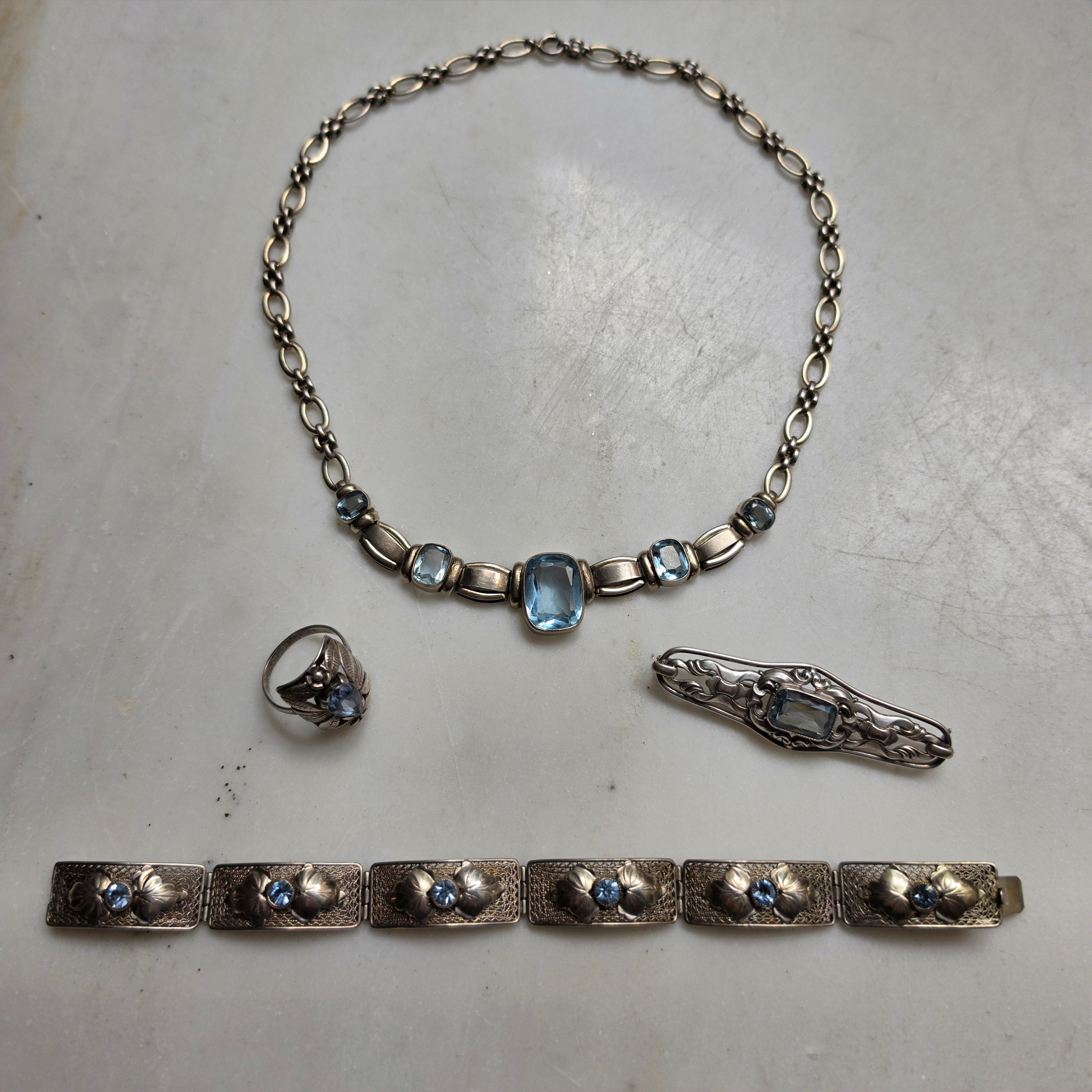 Traumhaftes antikes Art Deco Silber-Schmuckset mit Aquamarin Steinen