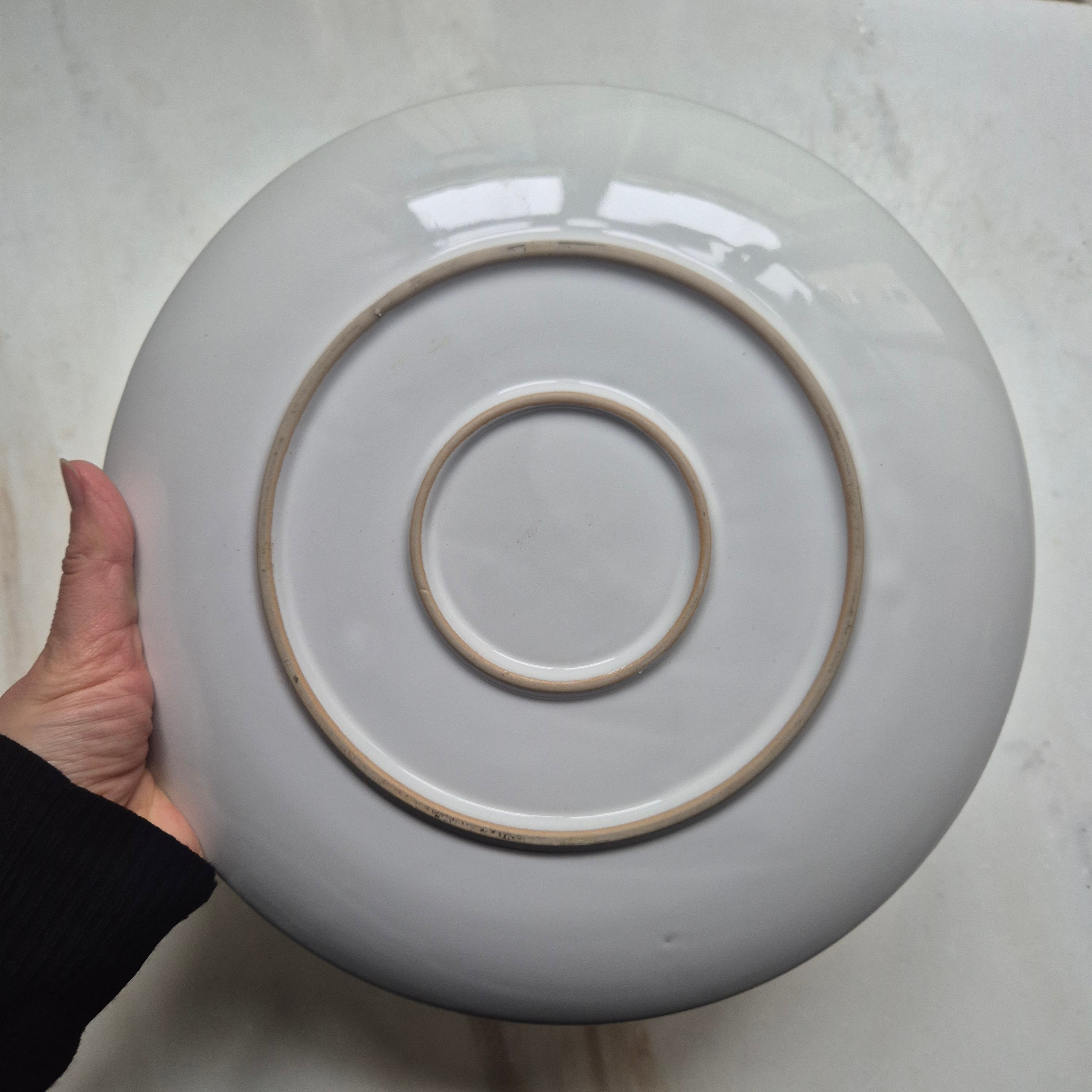 Großer Cremeweißer Keramik Teller mit Blumenmuster