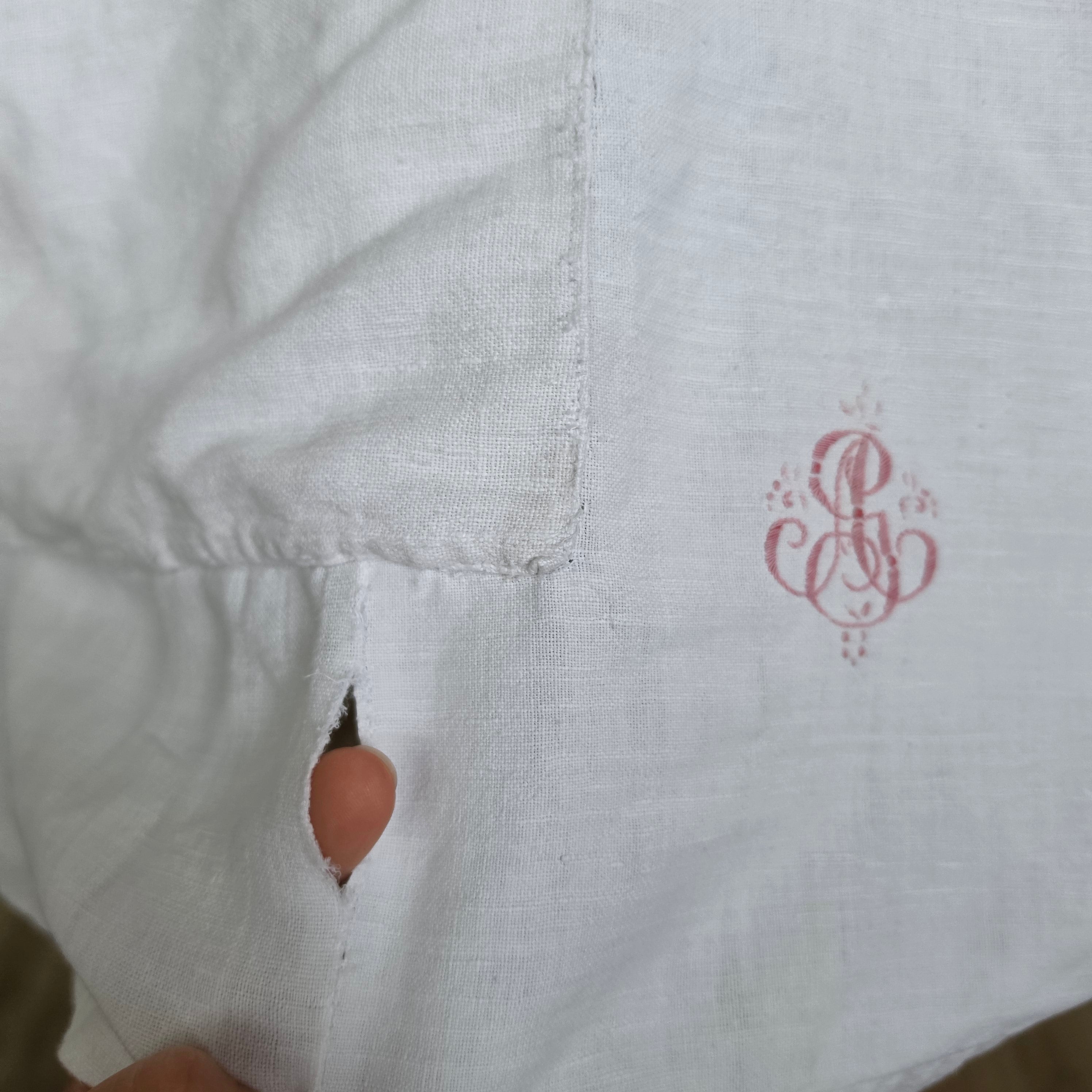 Antike Leinentischdecke mit Monogramm & Charme - Shabby Chic - Wabi-Sabi - 215x140cm