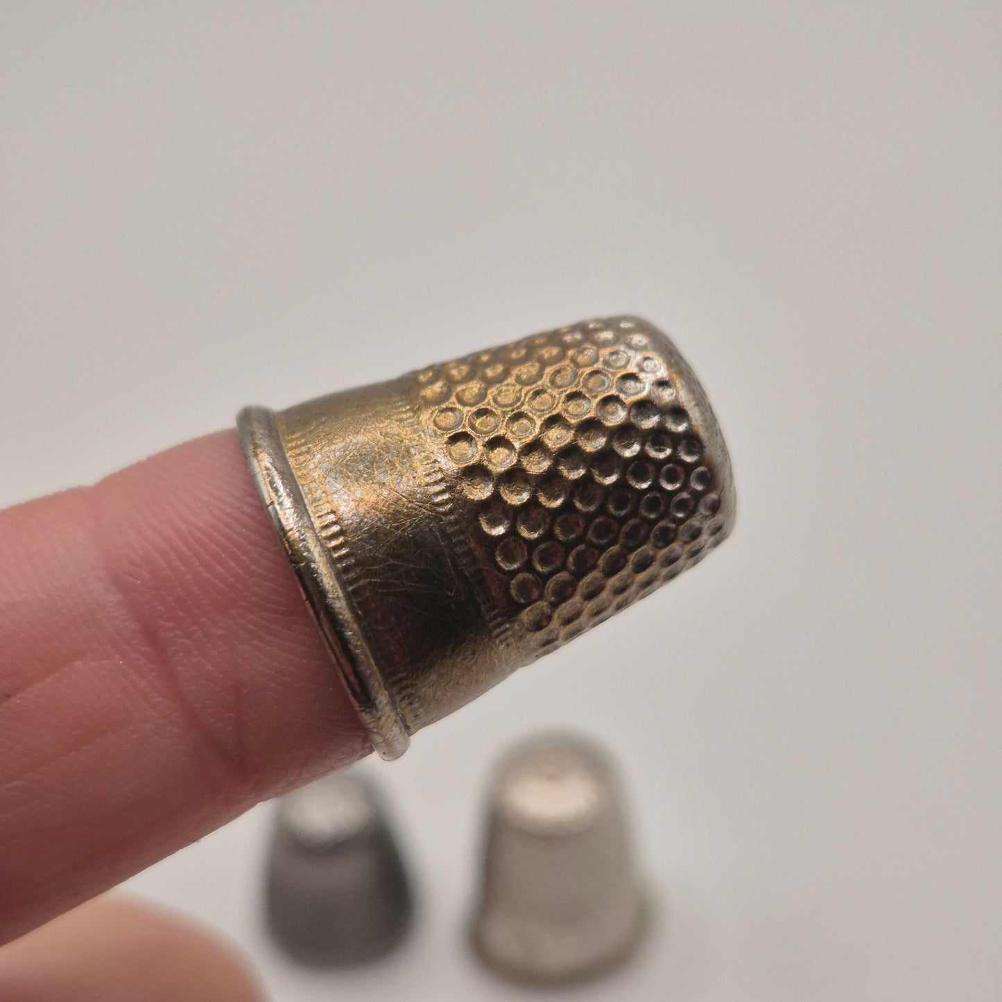 3x Uralte Fingerhüte Metall